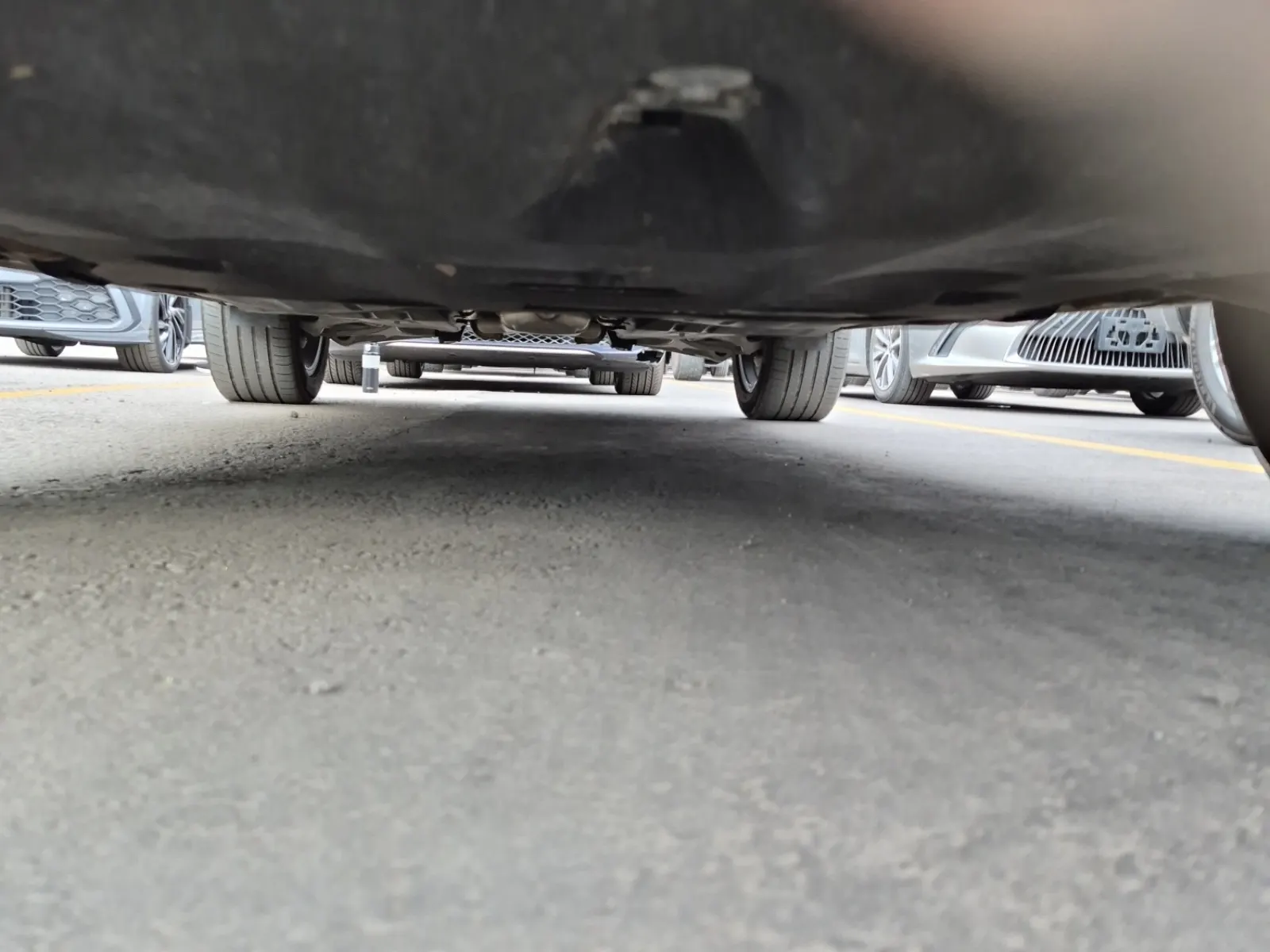 Undercarriage - Front Photo