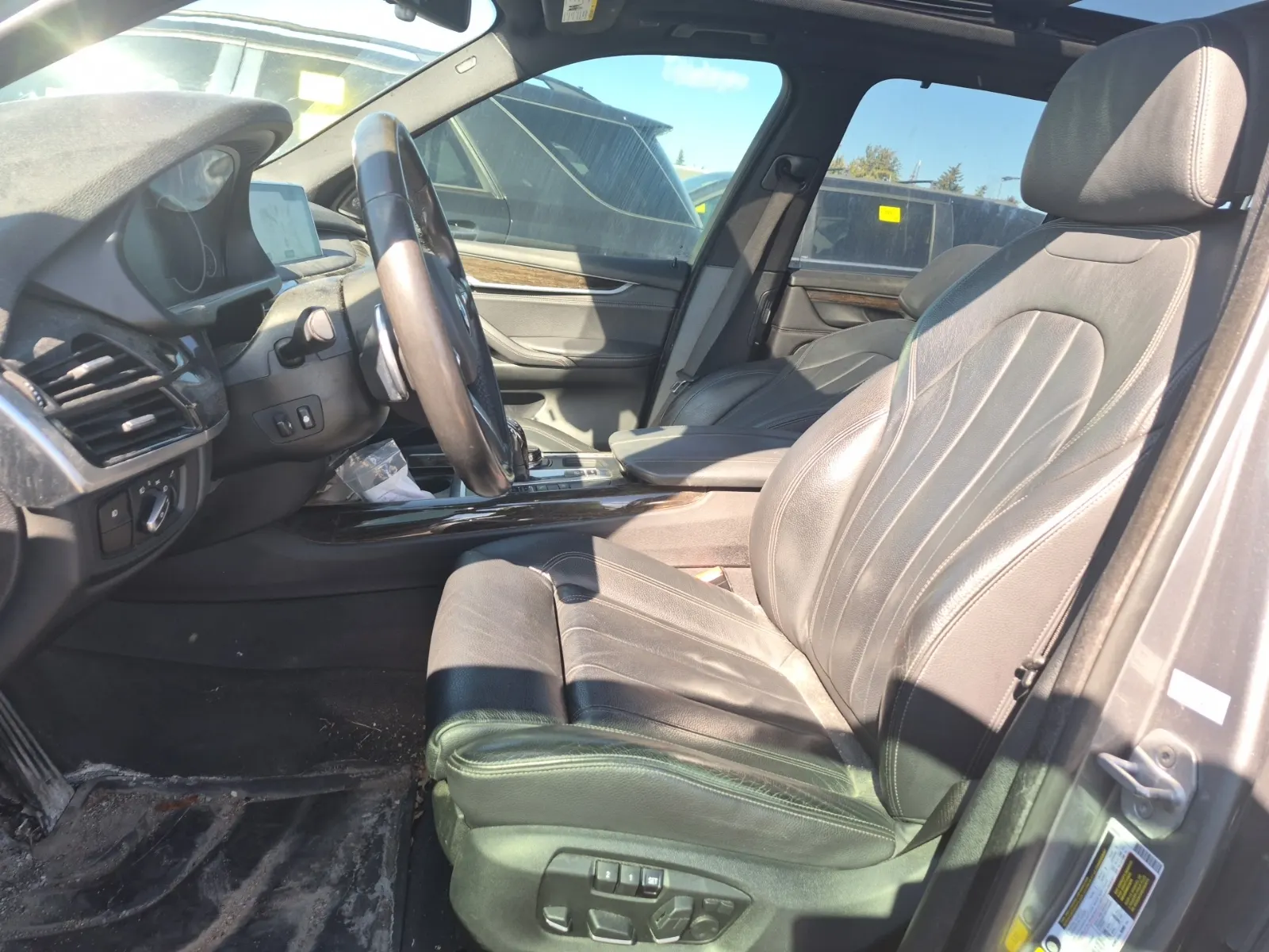 Front Interior Photo