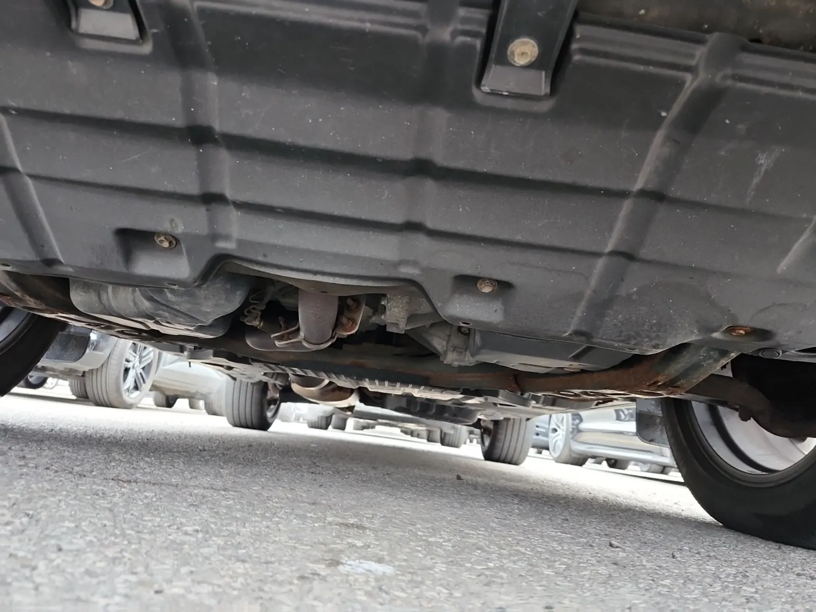 Undercarriage - Front Photo