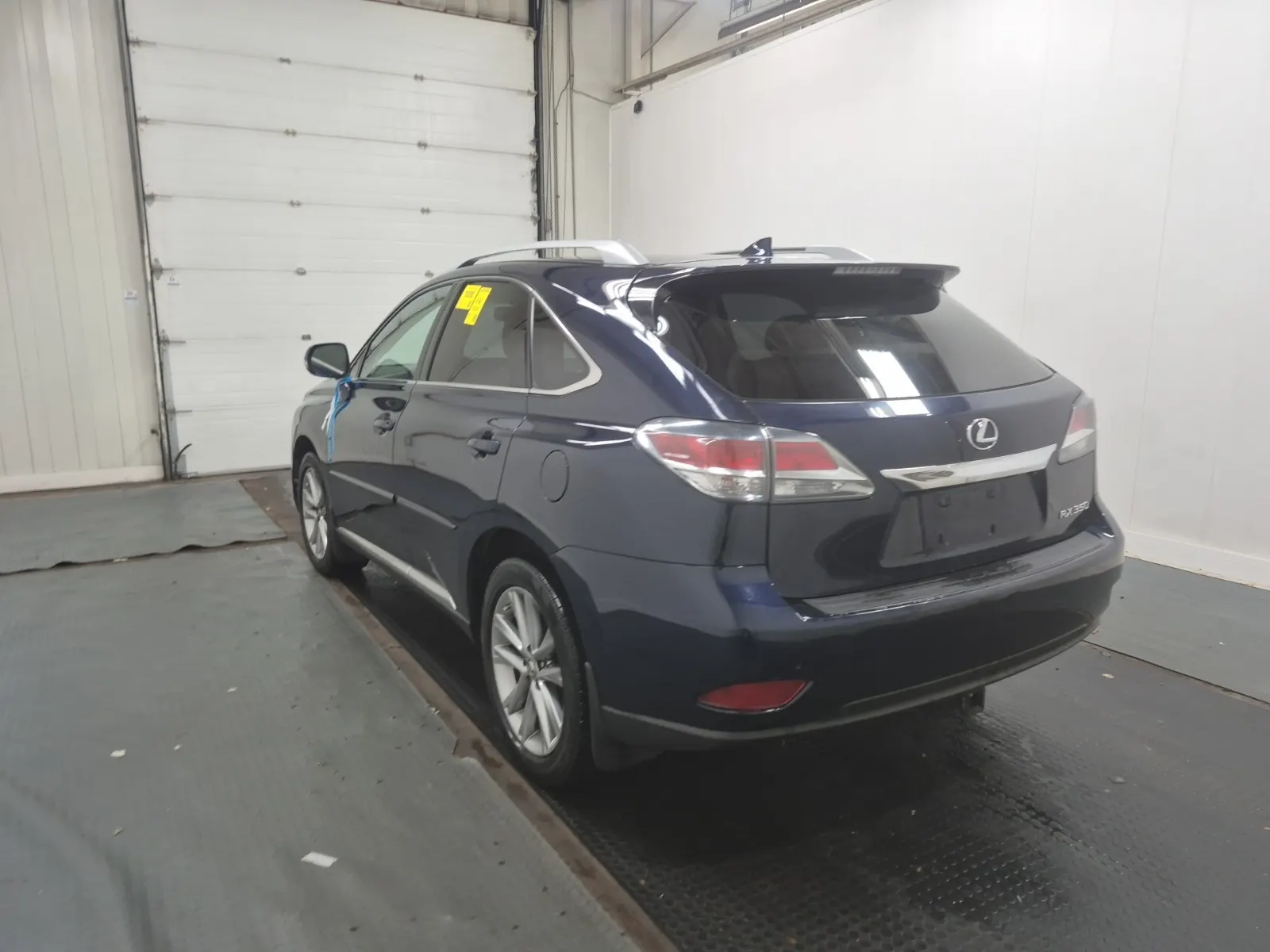 Driver Rear 3/4 Photo