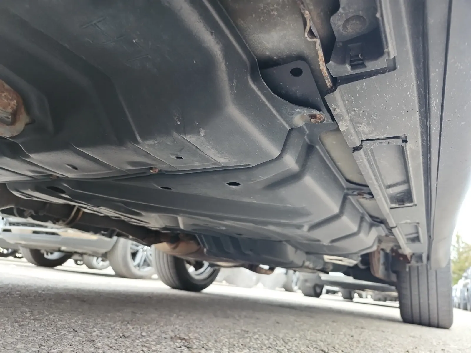 Undercarriage - Driver Photo