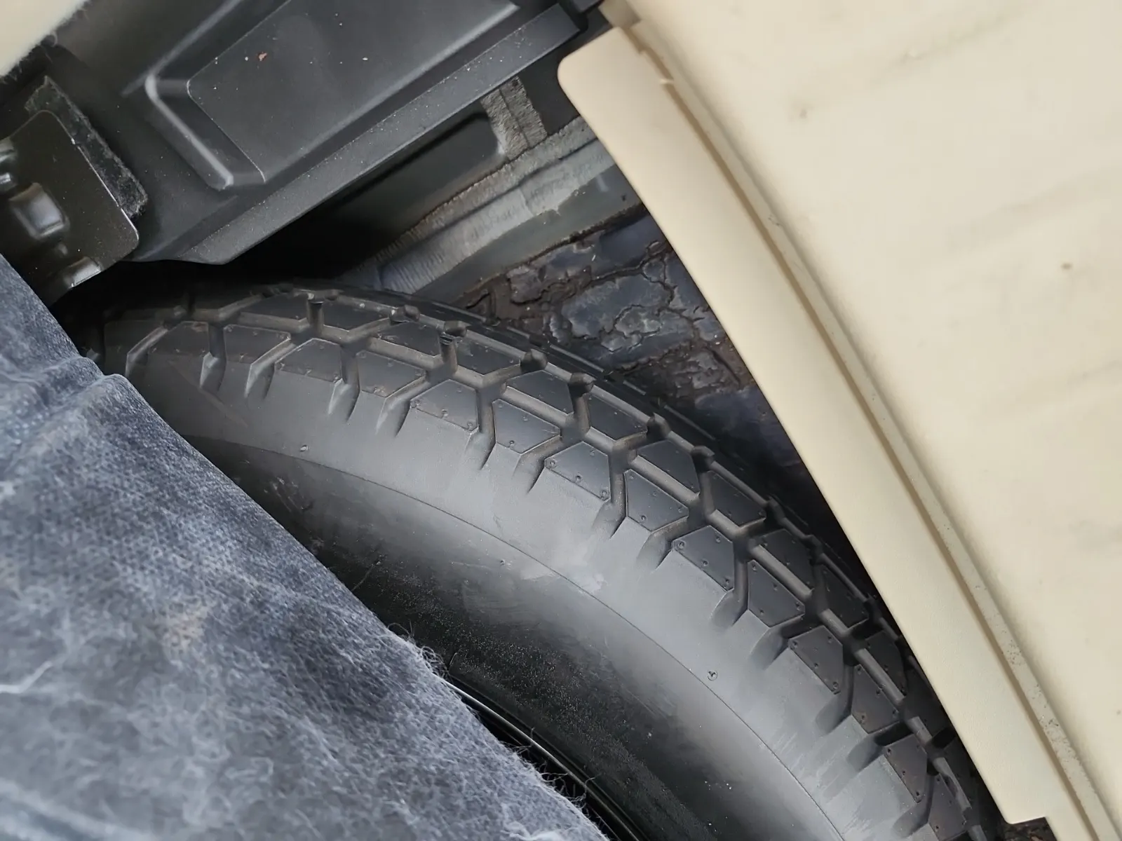 Spare Tire & Wheel Photo