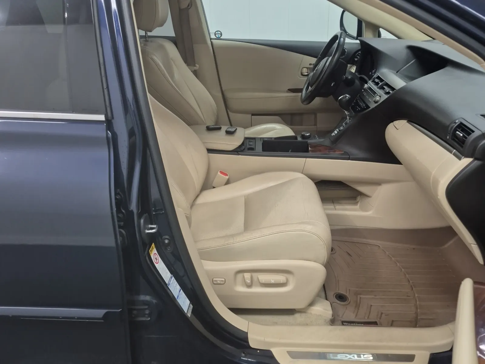 Right Side Interior Photo