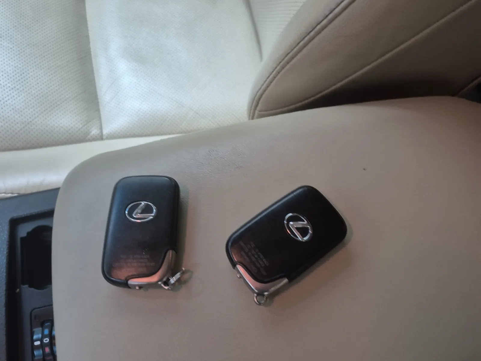 Keys/Fobs/Manual Photo