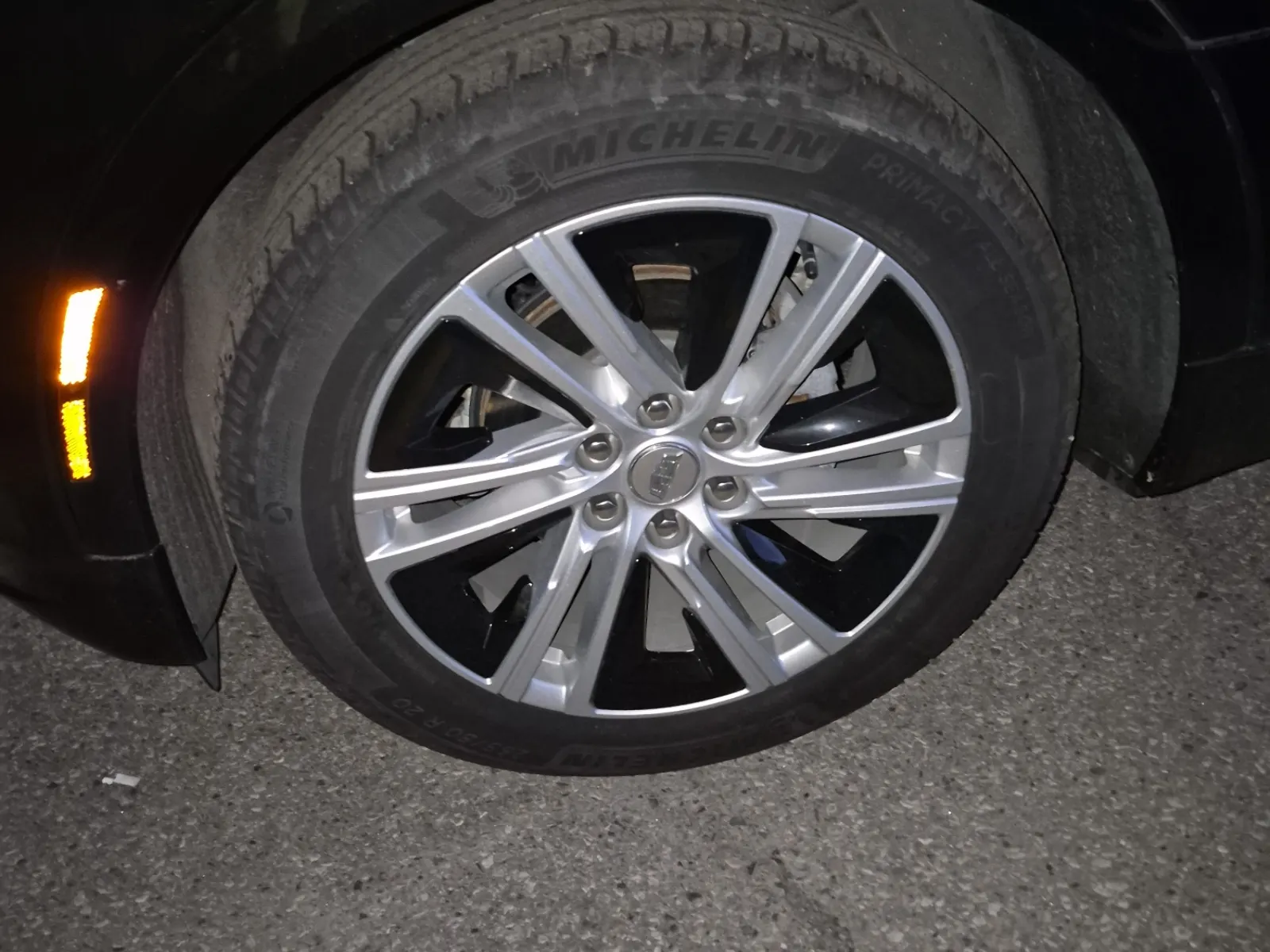 Front driver wheel/tire photo