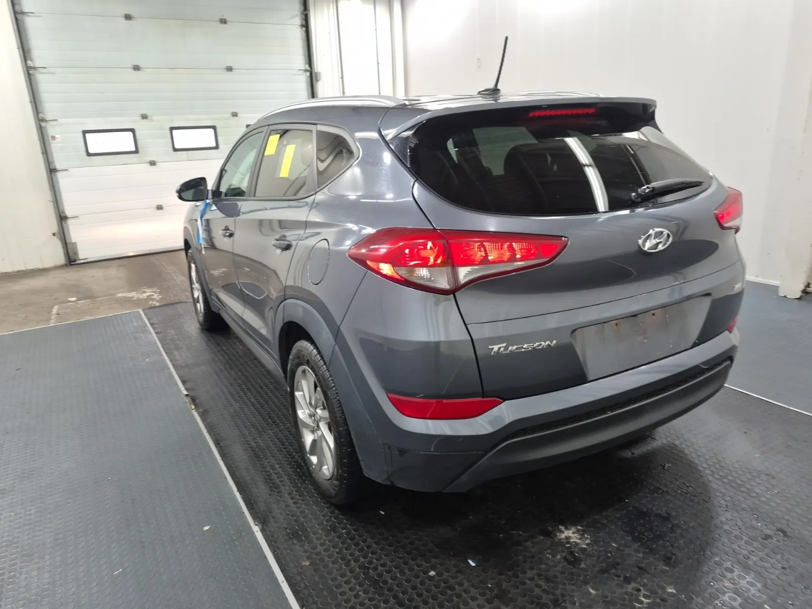 Driver Rear 3/4 Photo