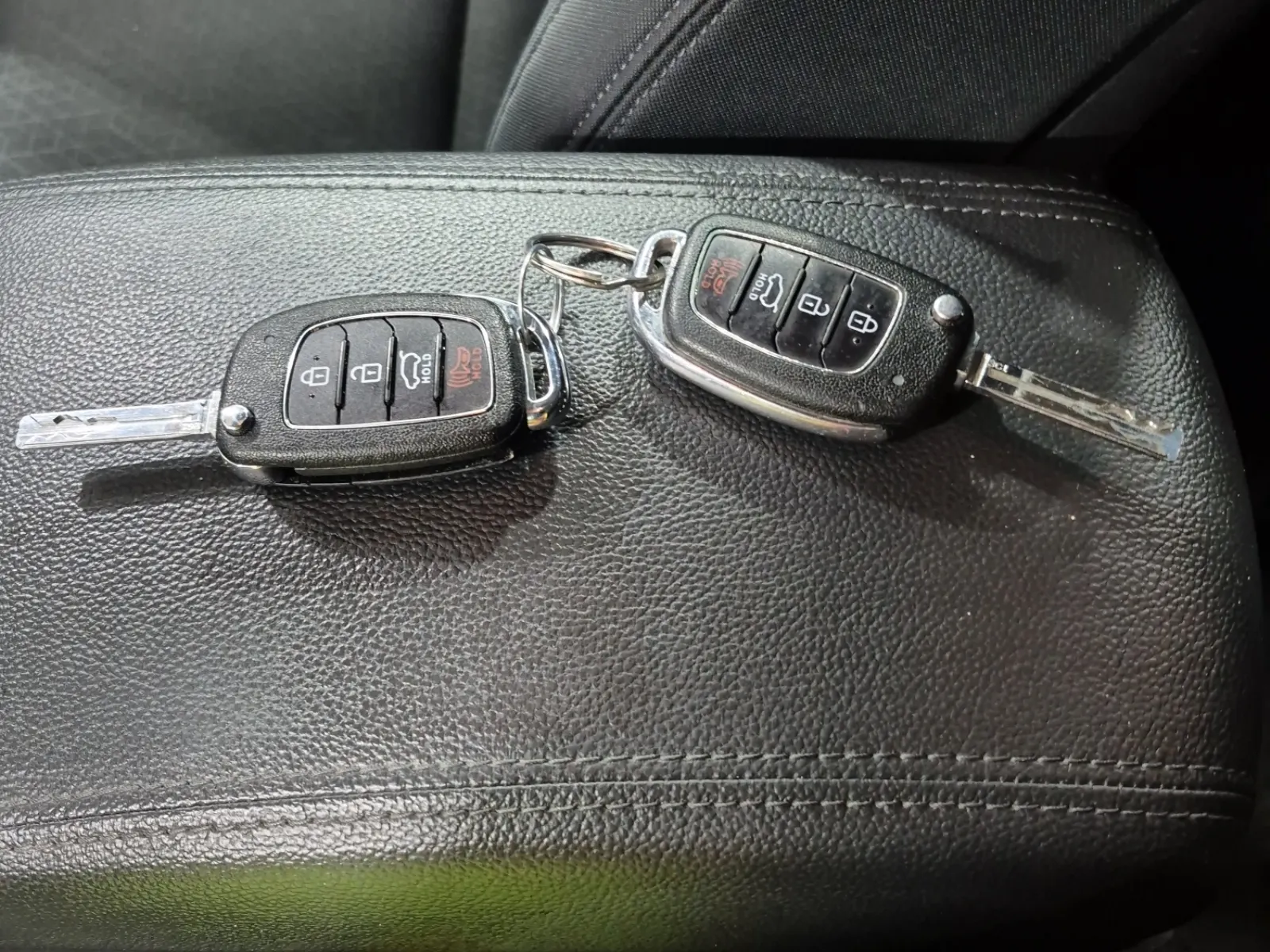 Keys/Fobs/Manual Photo