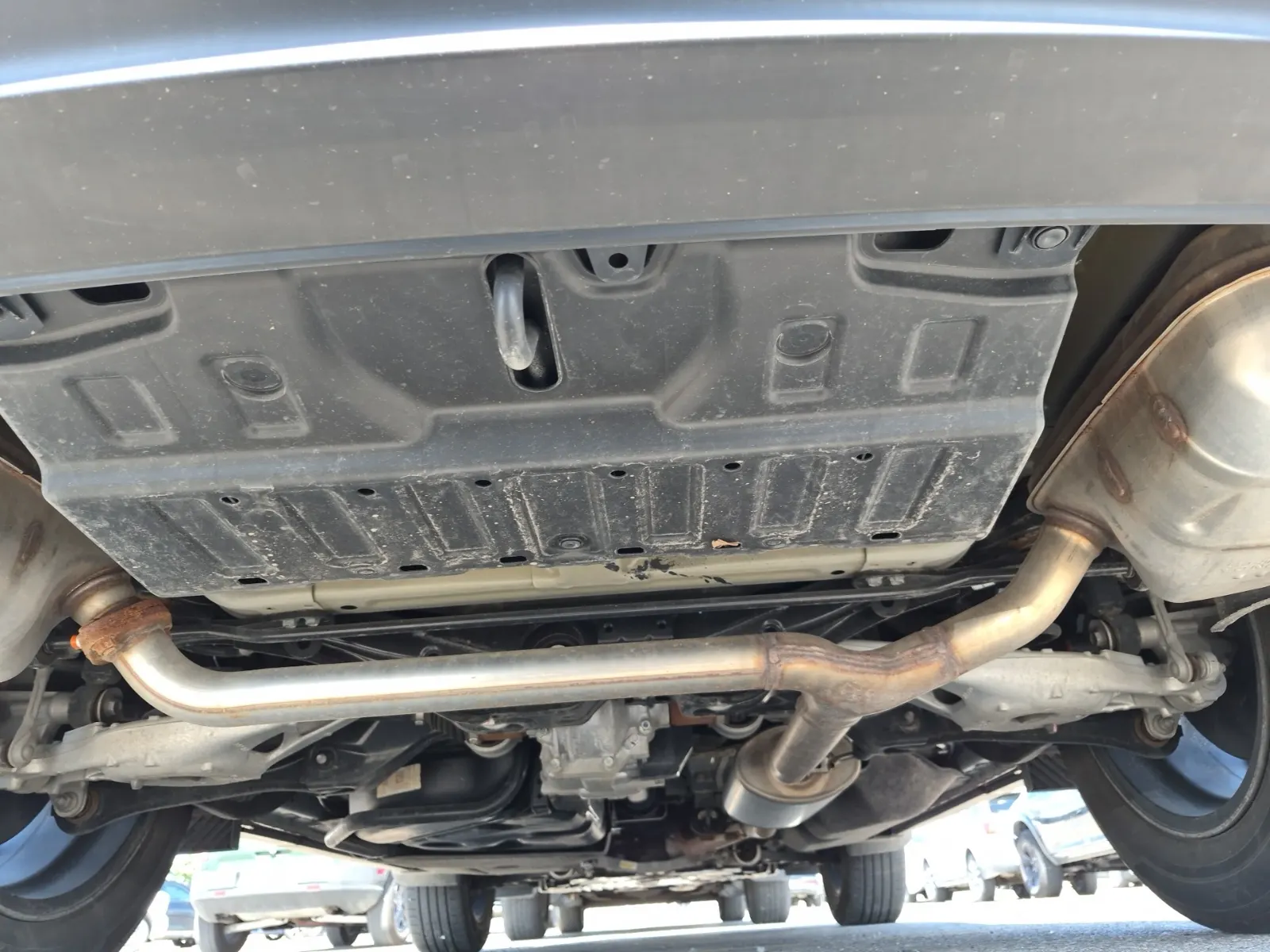Undercarriage - Rear Photo