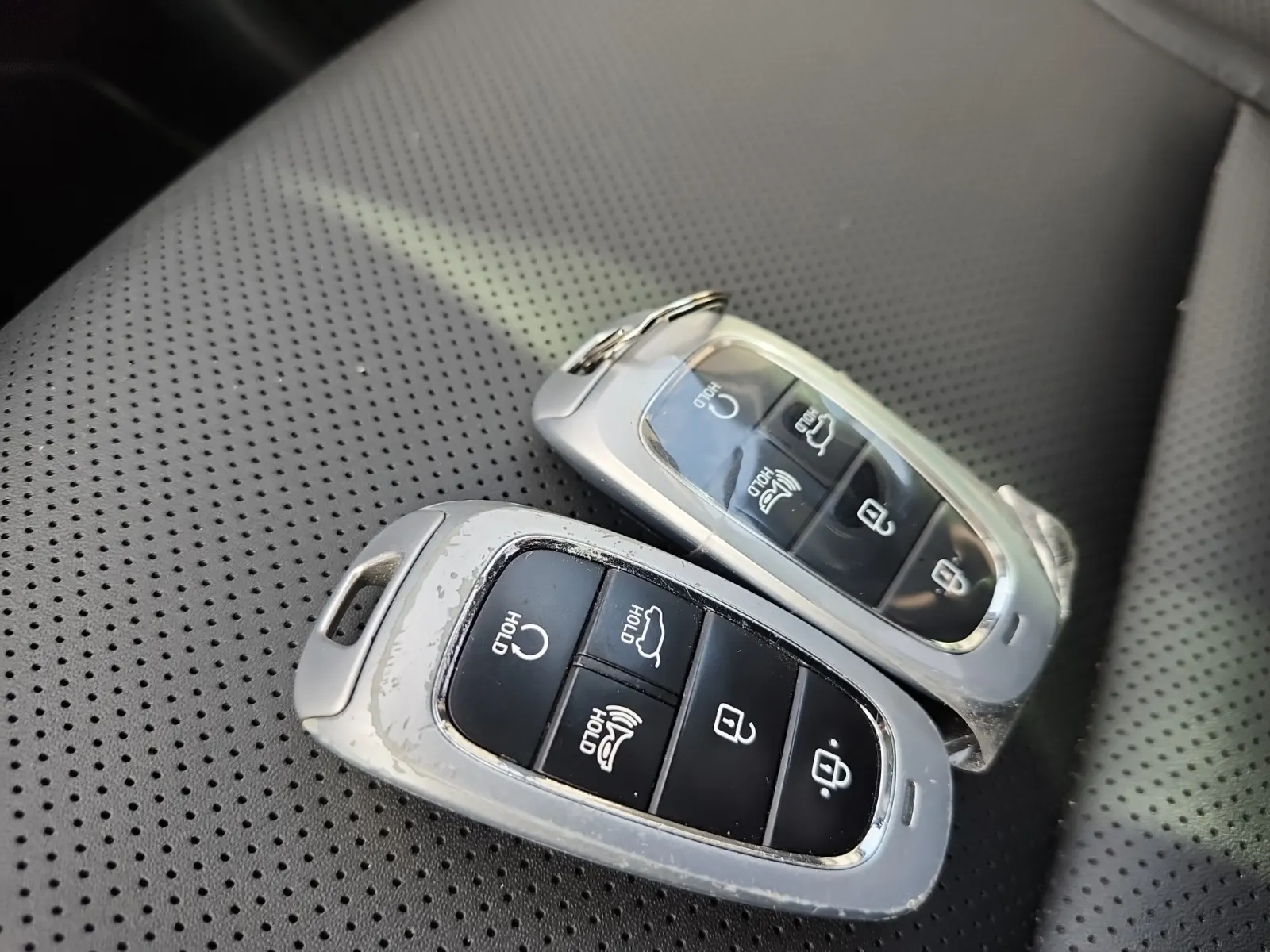 Keys/Fobs/Manual Photo