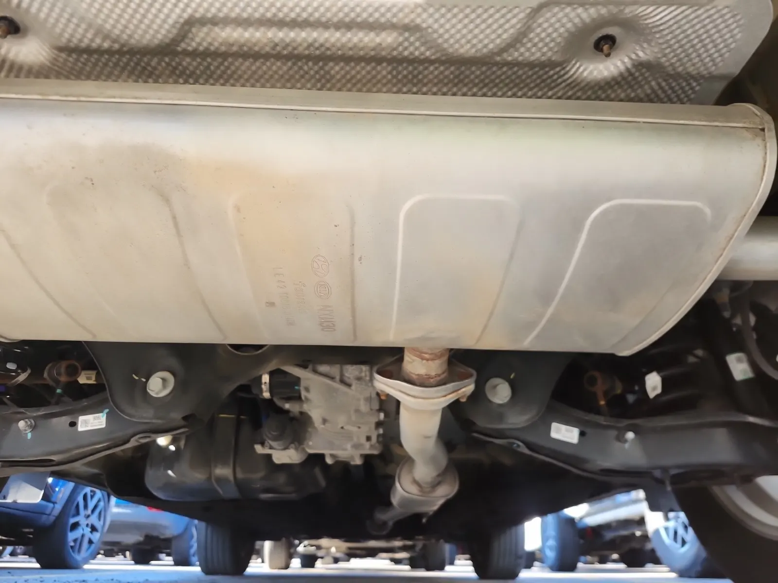 Undercarriage - Rear Photo