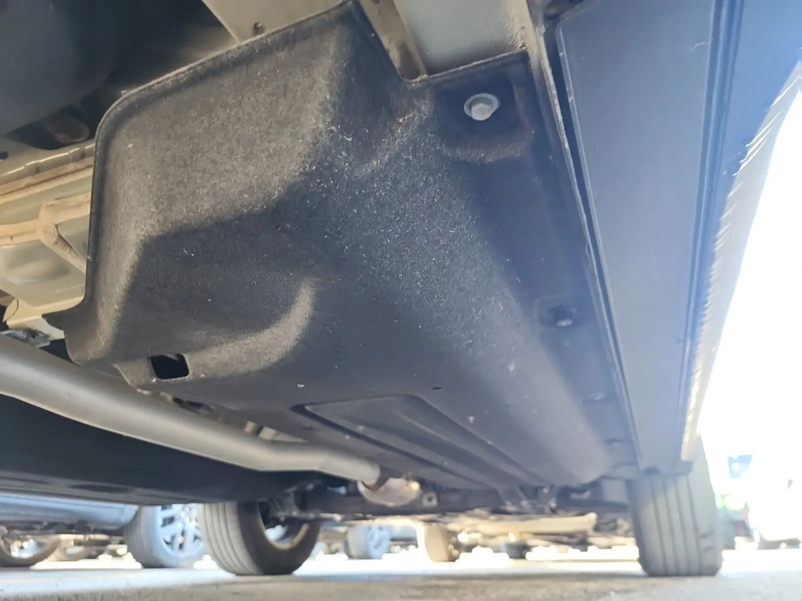 Undercarriage - Passenger Photo