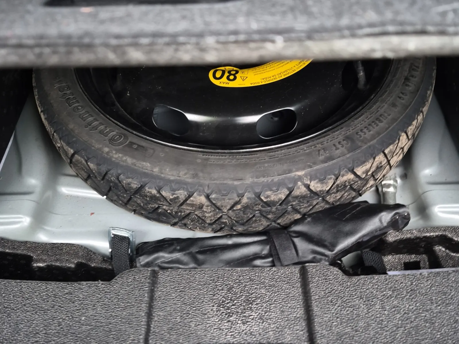 Spare Tire & Wheel Photo