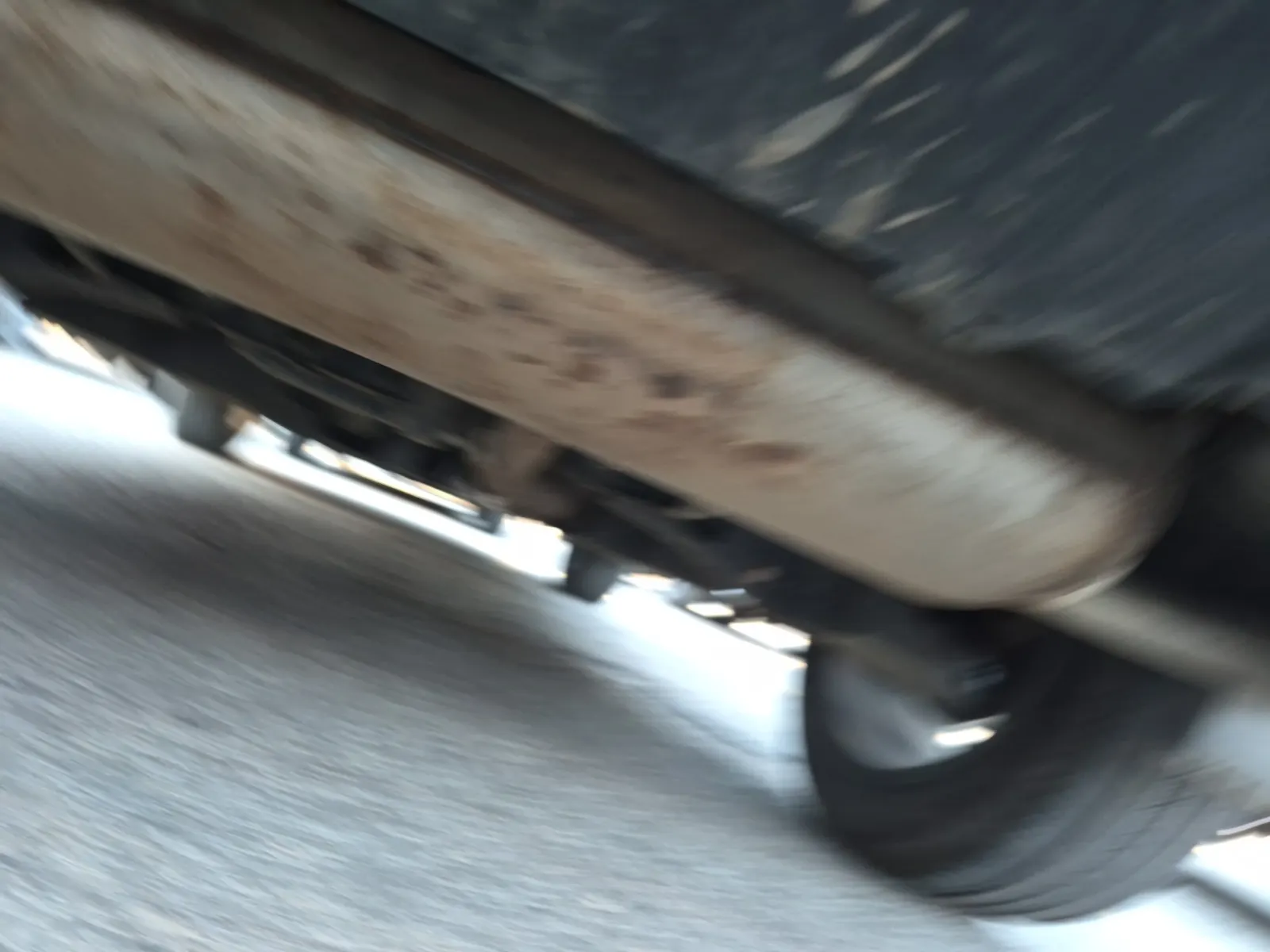 Undercarriage - Rear Photo