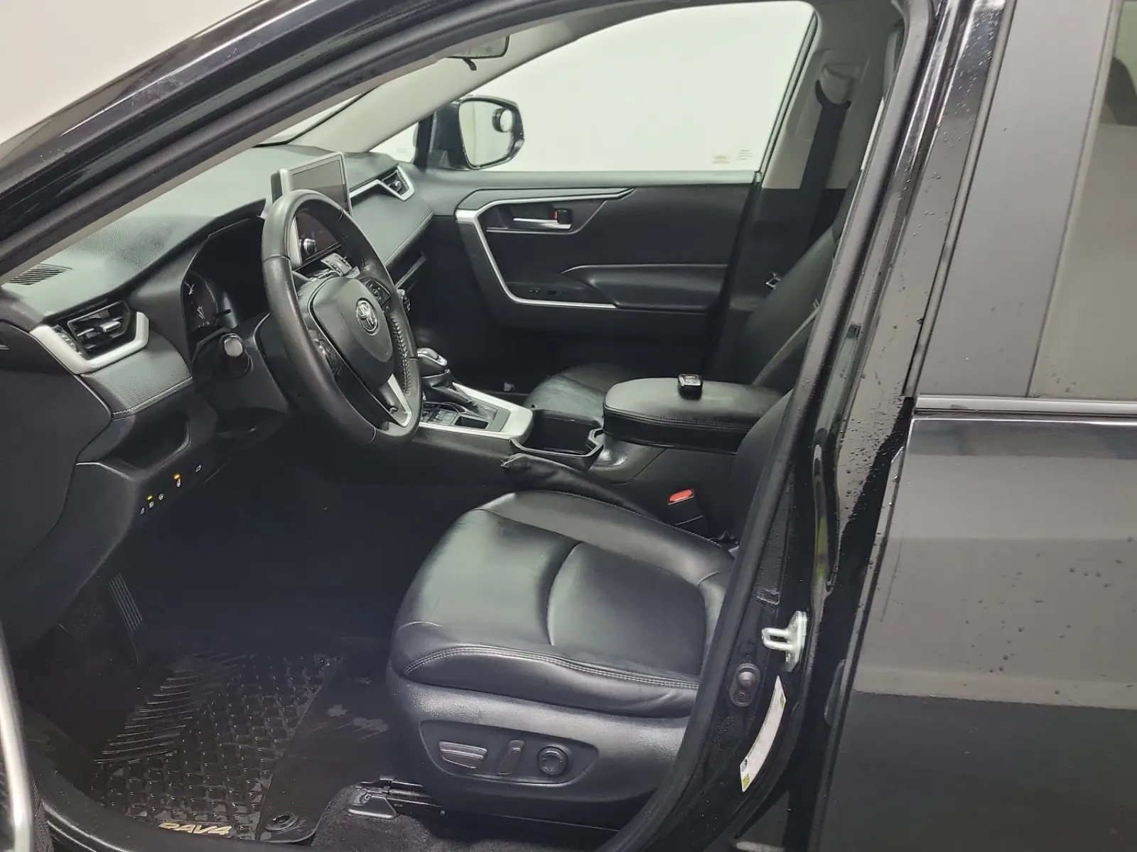 Front Interior Photo