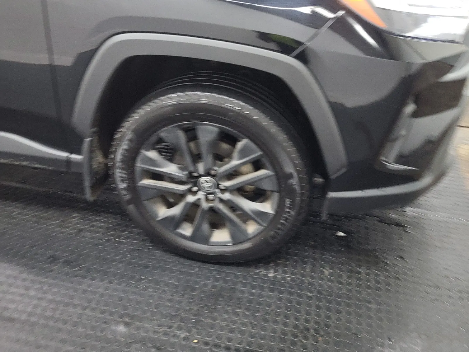 Right Front Wheel/Tire Photo