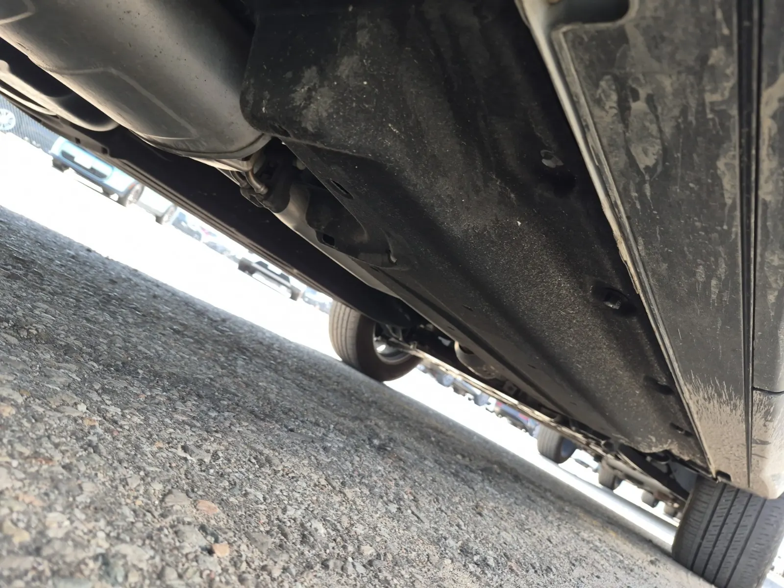 Undercarriage - Passenger Photo