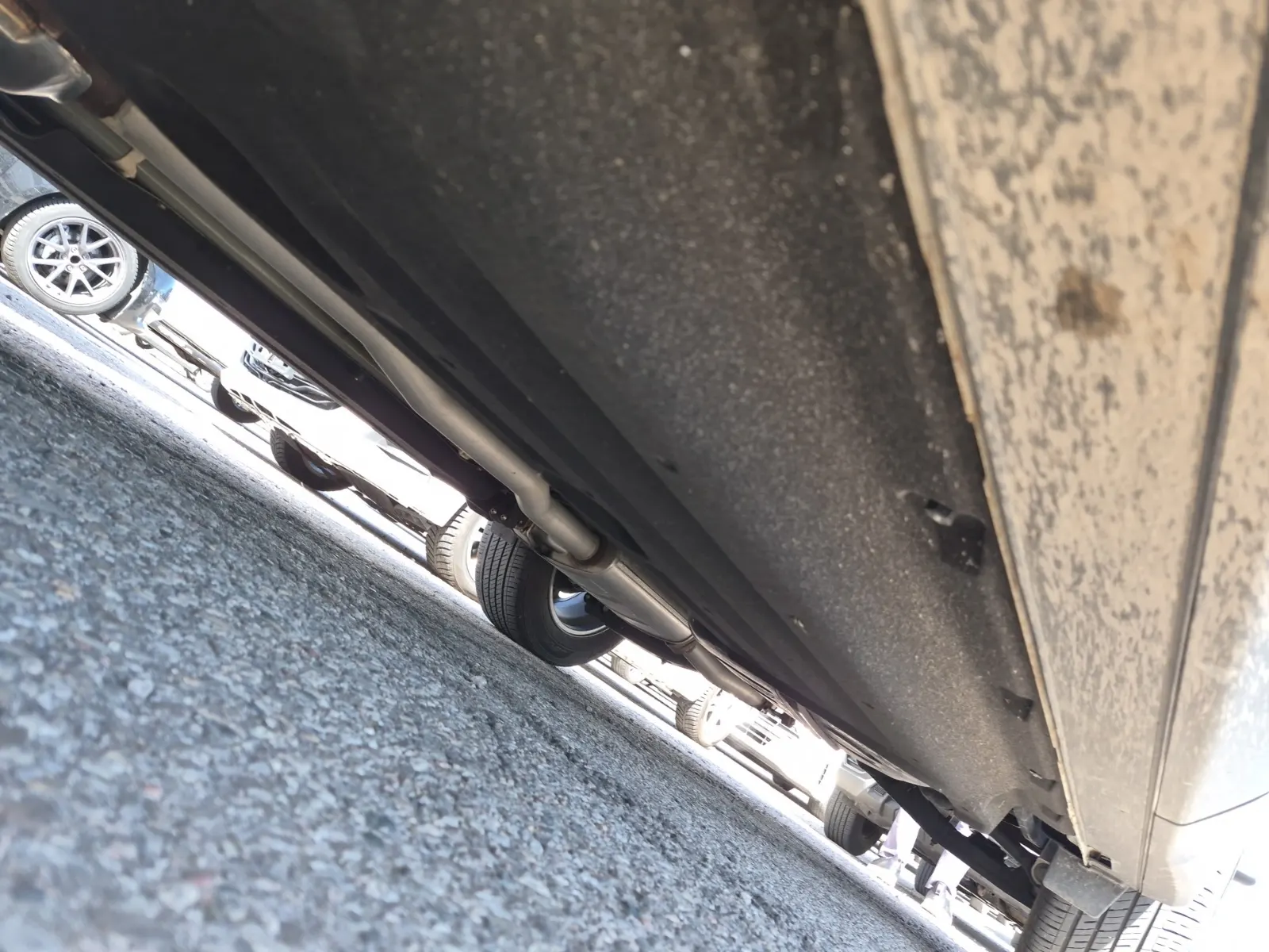 Undercarriage - Driver Photo