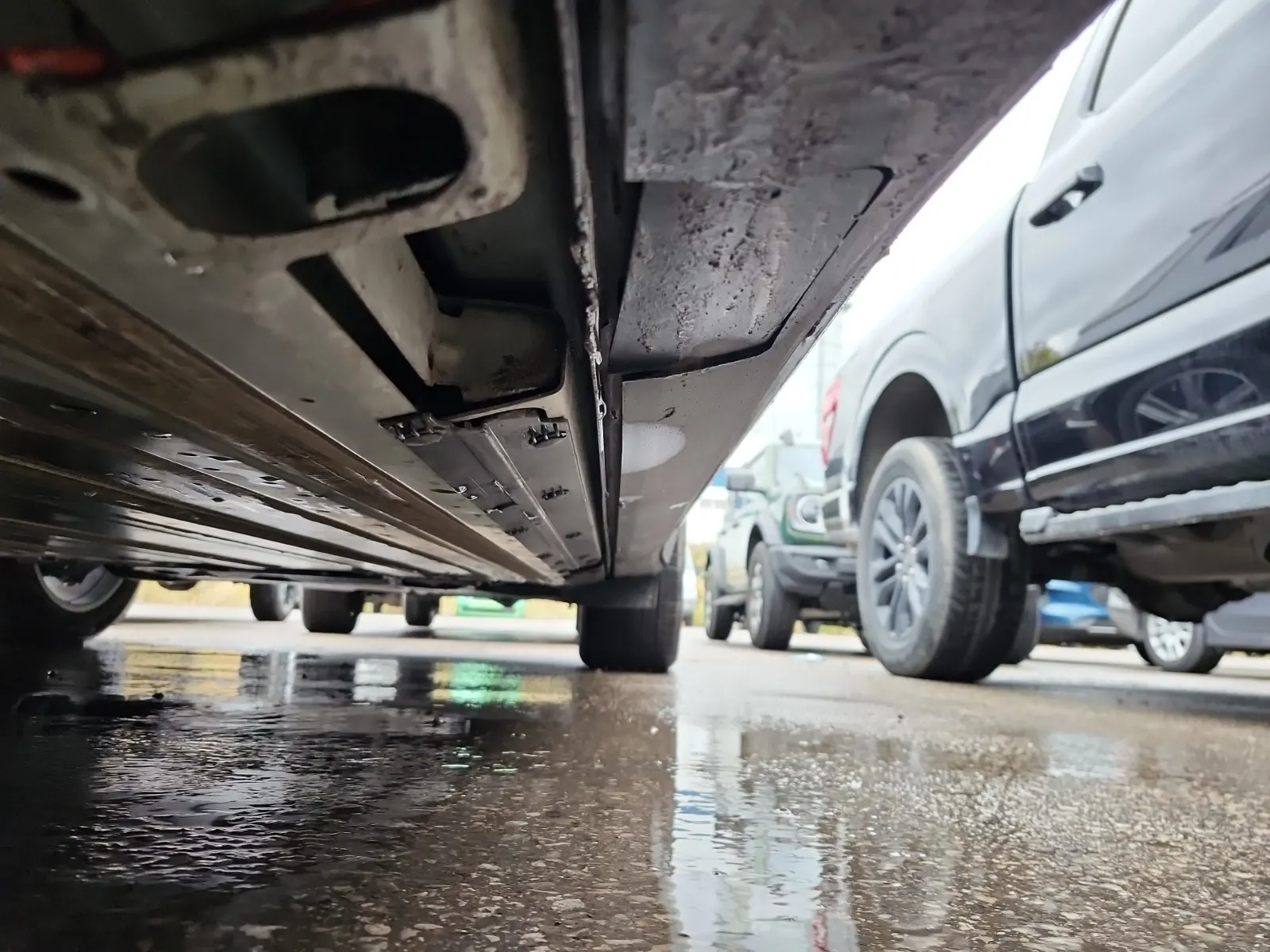 Undercarriage - Driver Photo