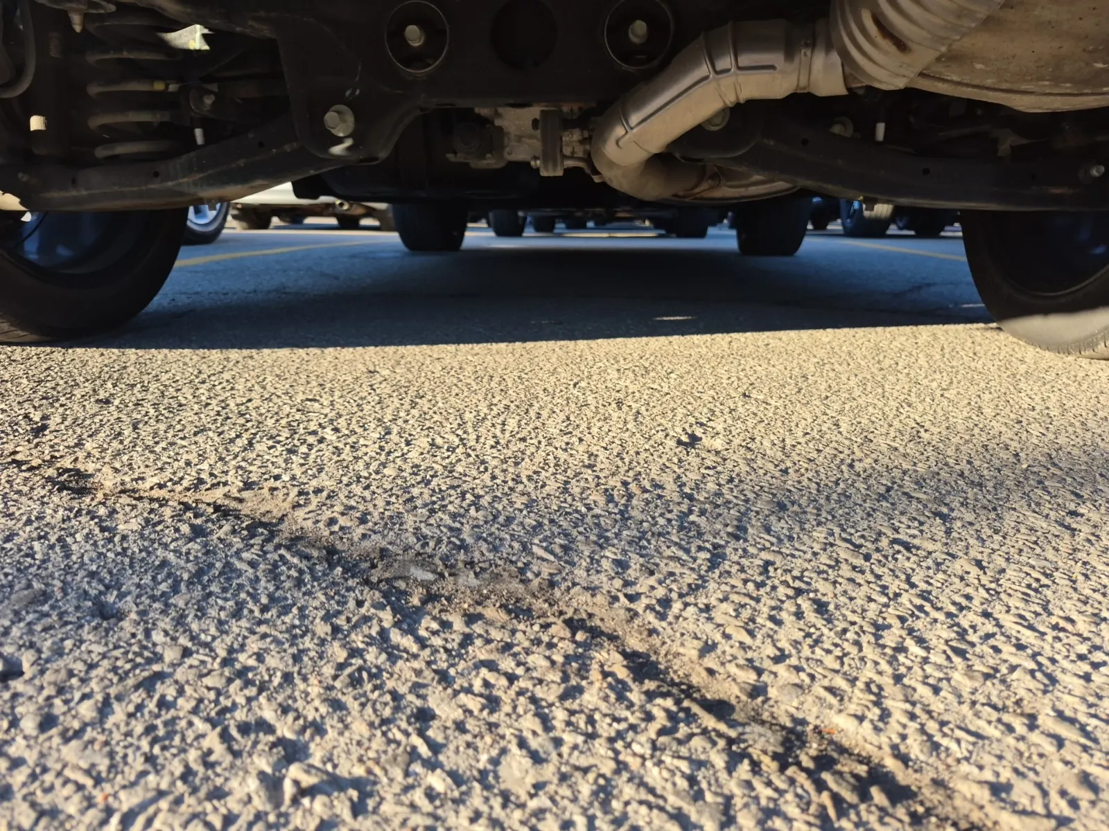 Undercarriage - Rear Photo