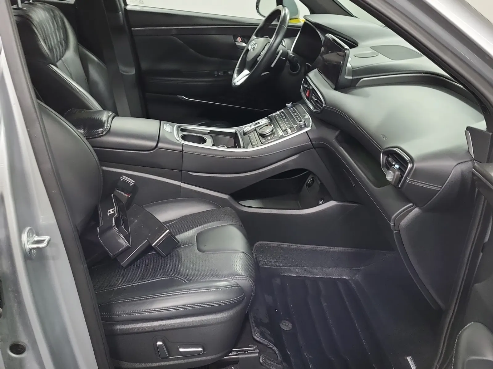 Right Side Interior Photo