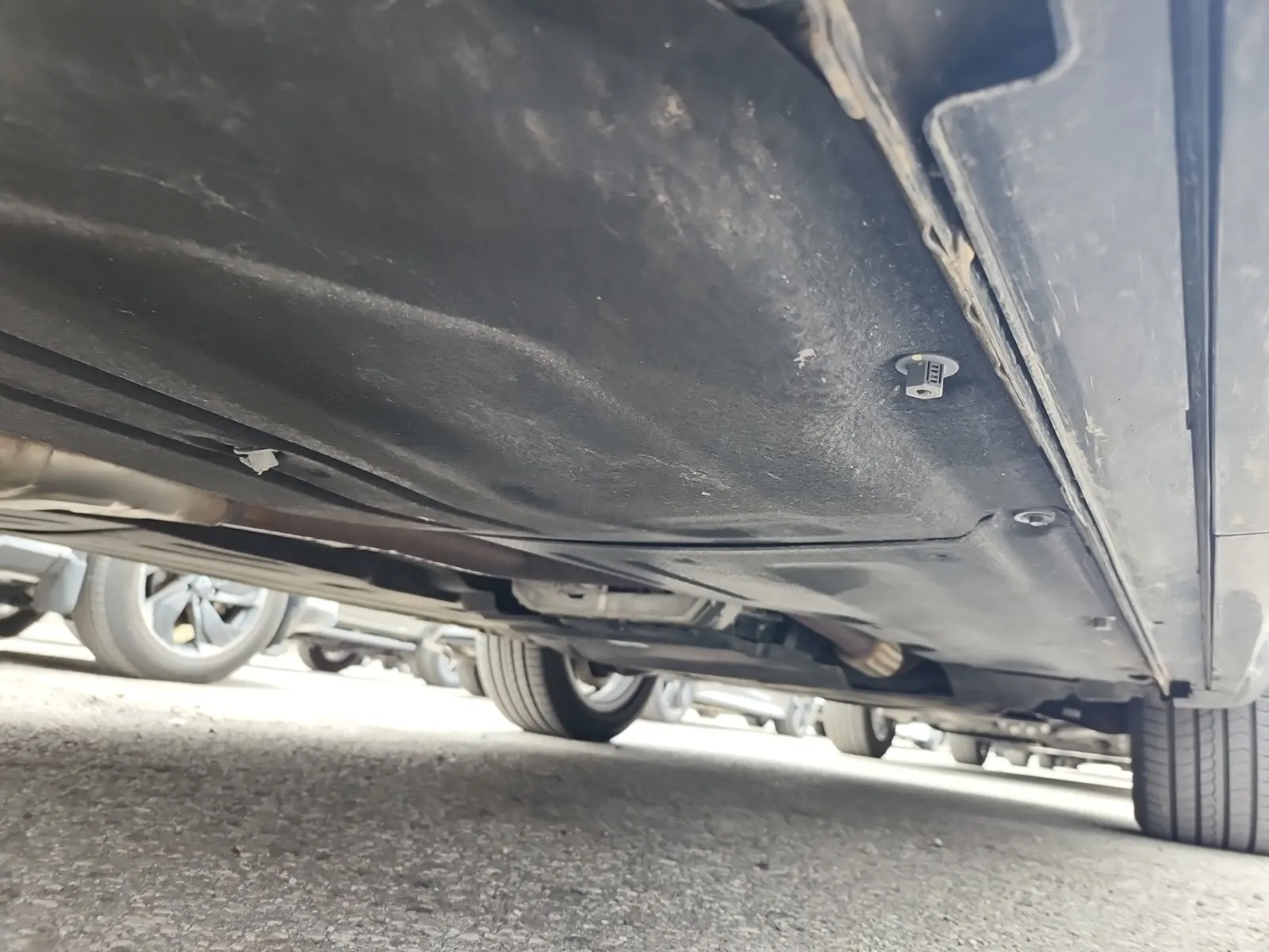 Undercarriage - Passenger Photo