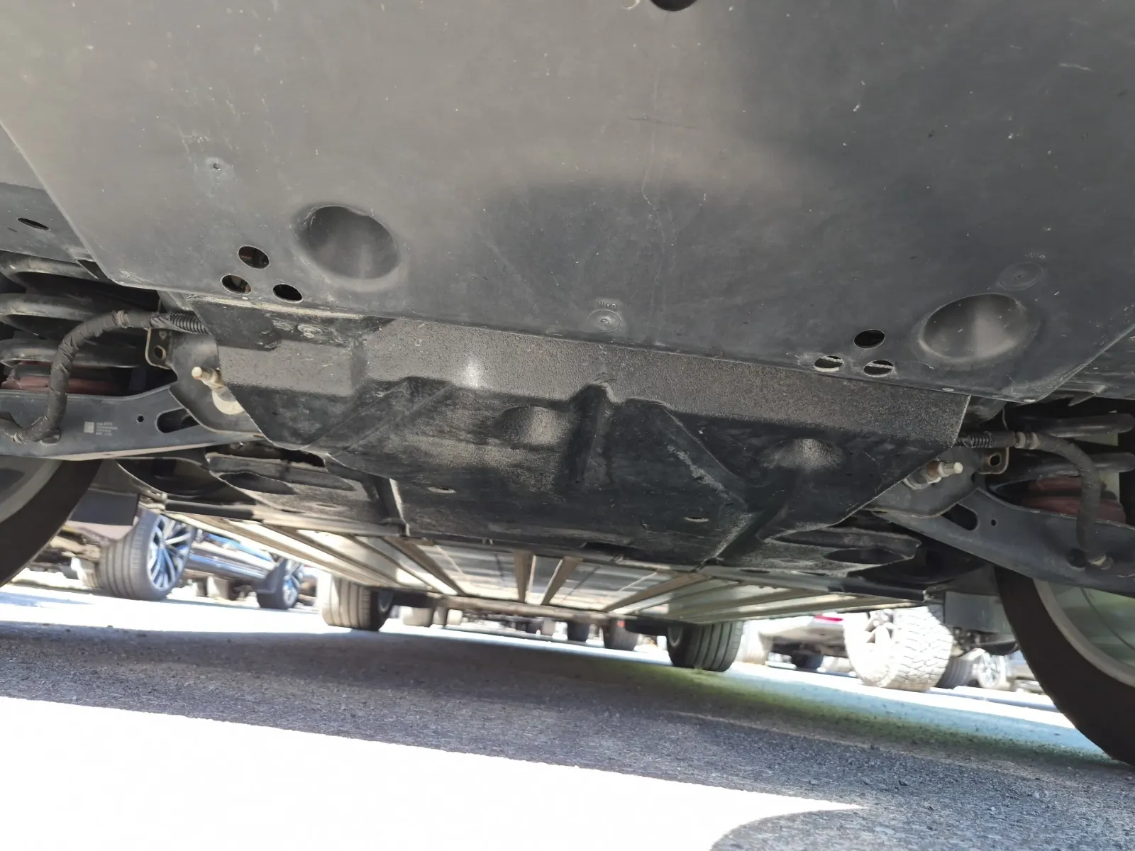 Undercarriage - Rear Photo