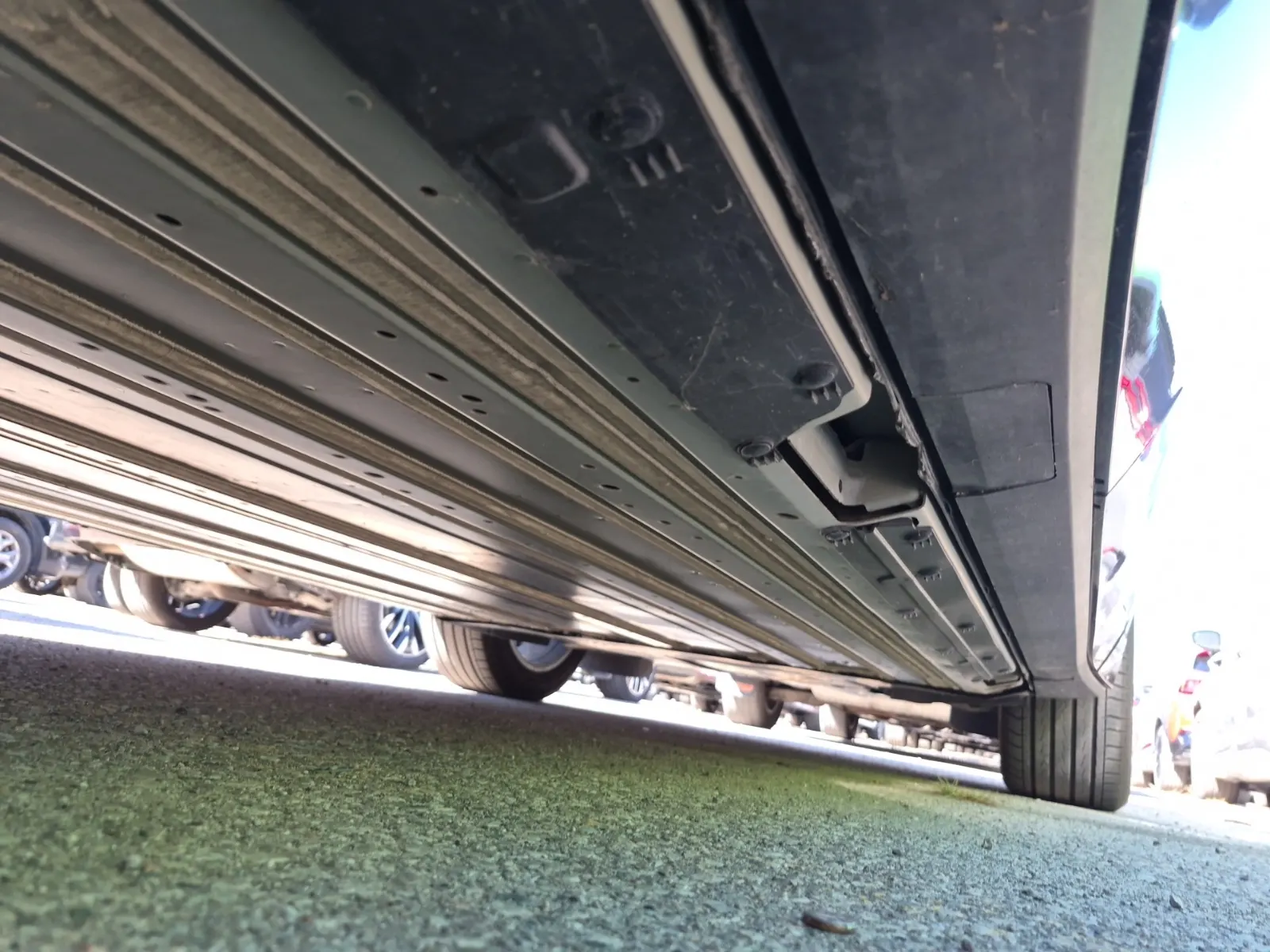 Undercarriage - Passenger Photo