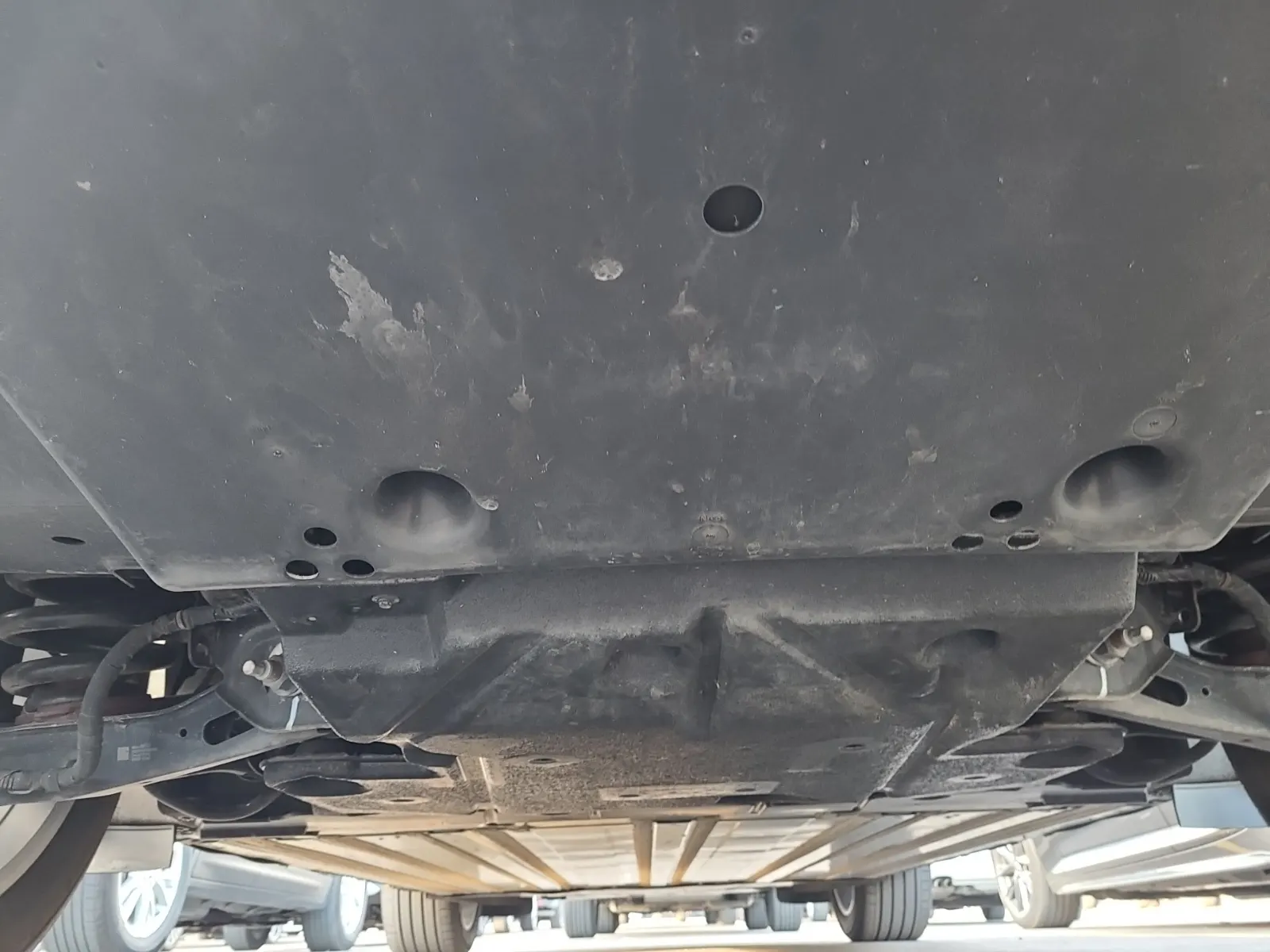 Undercarriage - Rear Photo