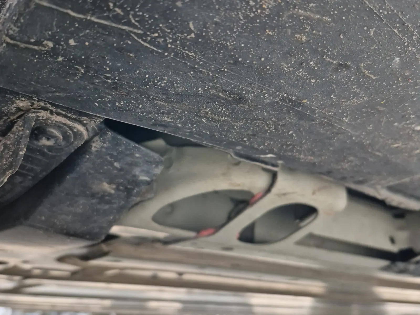 Undercarriage - Driver Photo