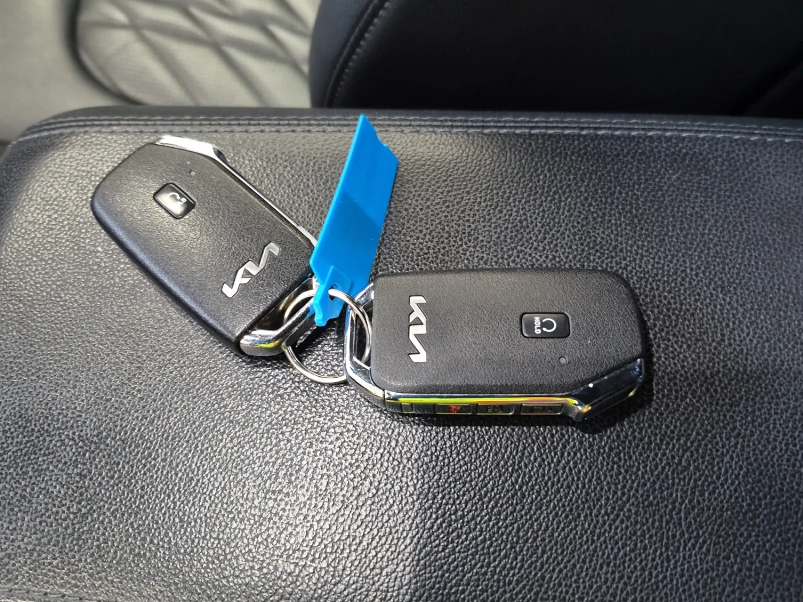 Keys/Fobs/Manual Photo