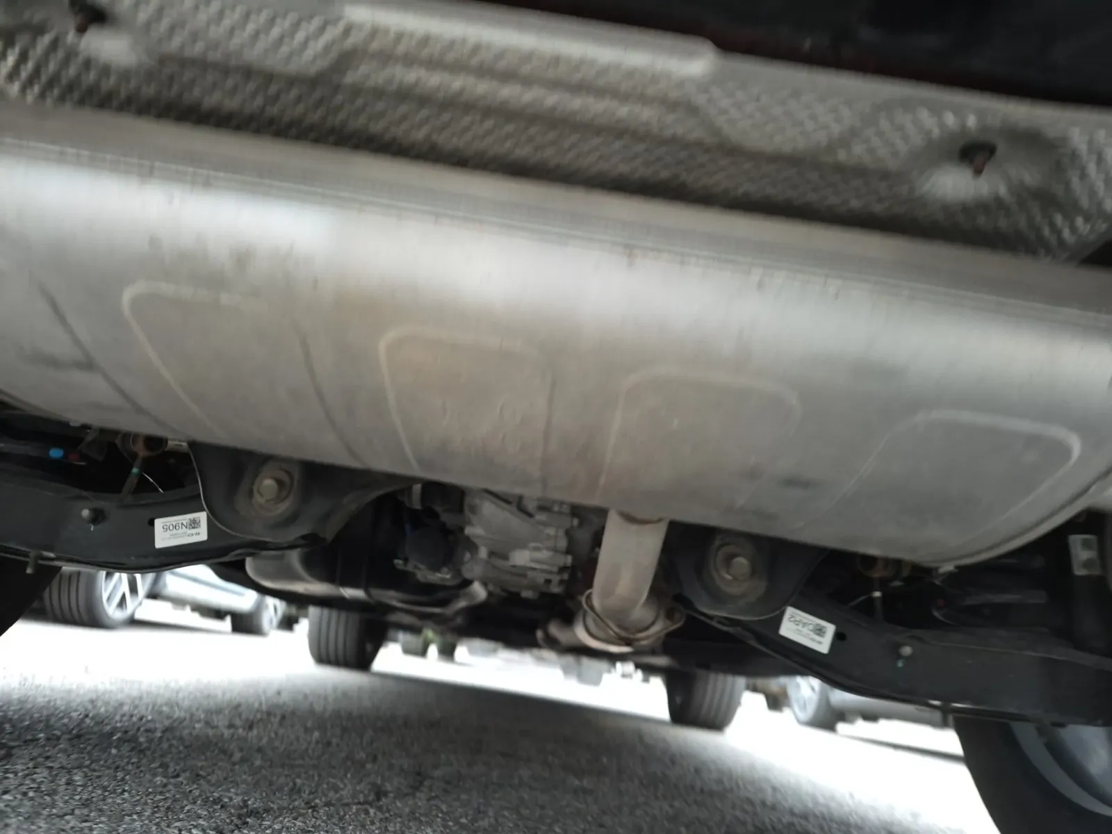 Undercarriage - Rear Photo