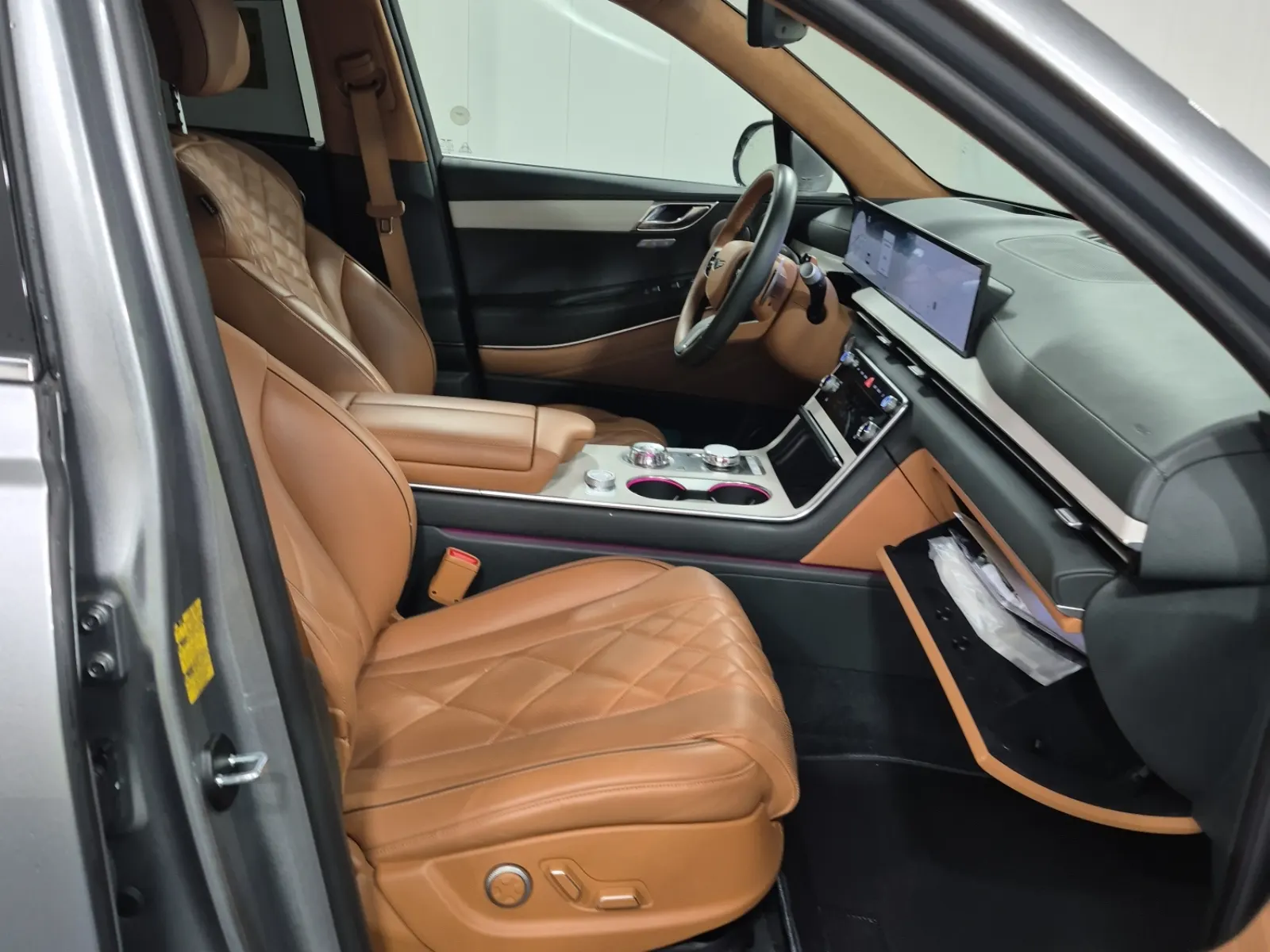 Right Side Interior Photo