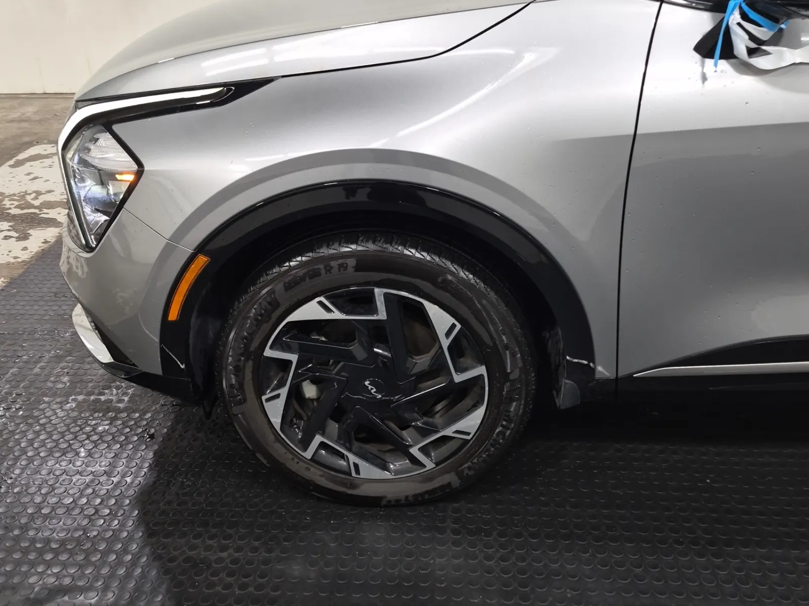 Front driver wheel/tire photo