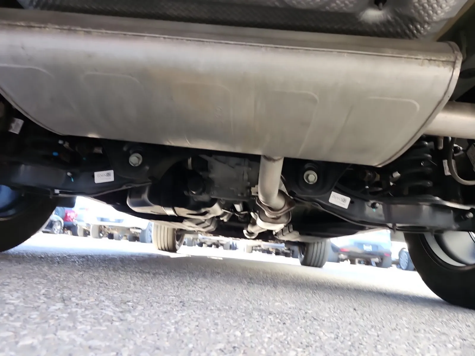 Undercarriage - Rear Photo