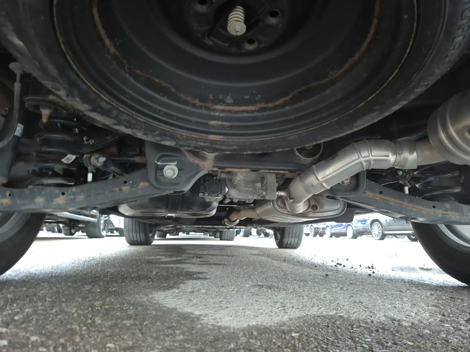 Undercarriage - Rear Photo
