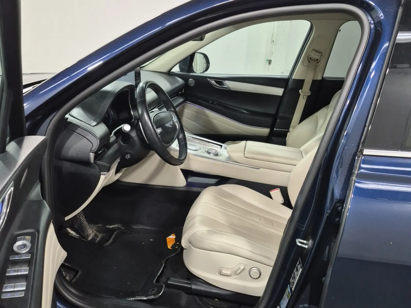 Front Interior Photo