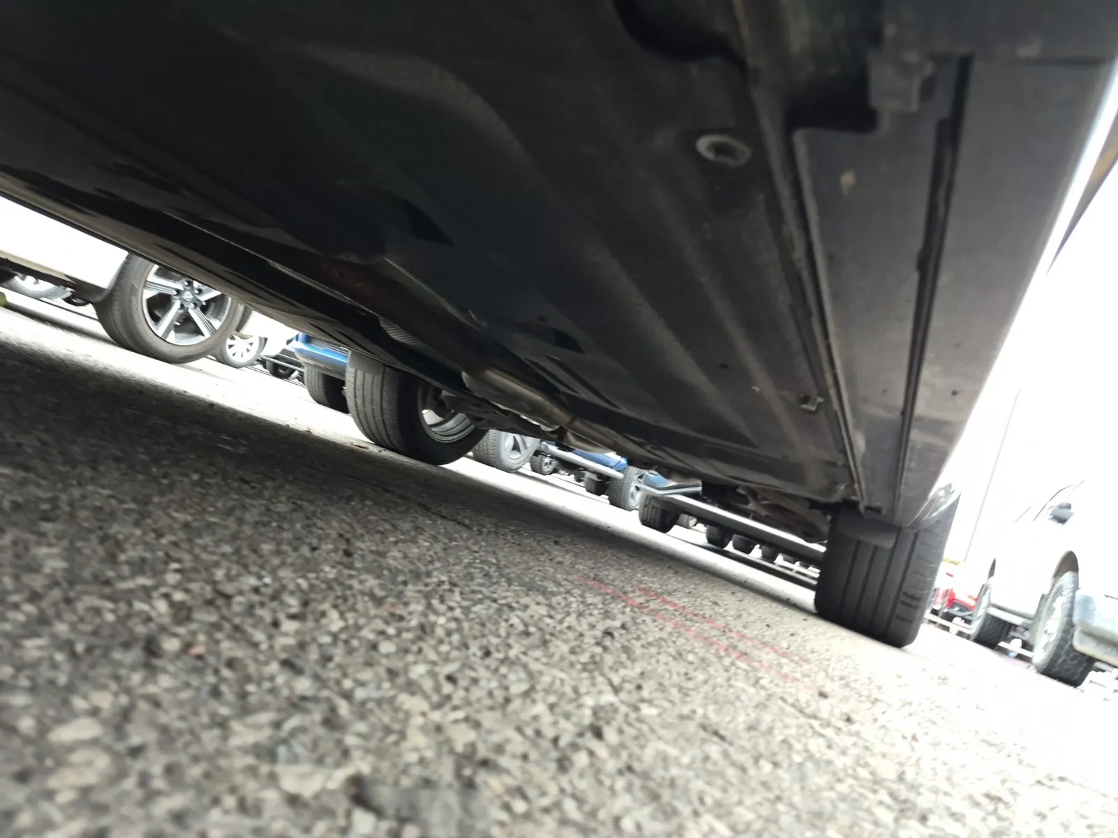Undercarriage - Driver Photo