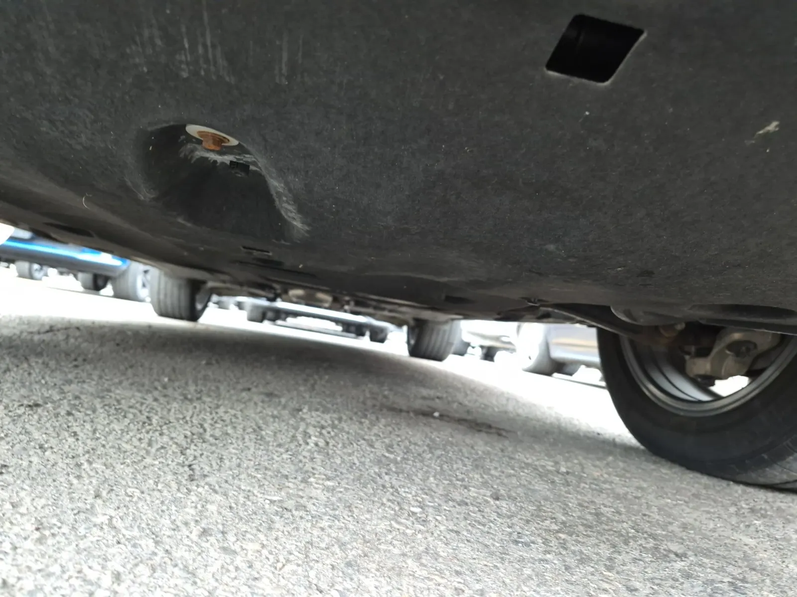 Undercarriage - Front Photo
