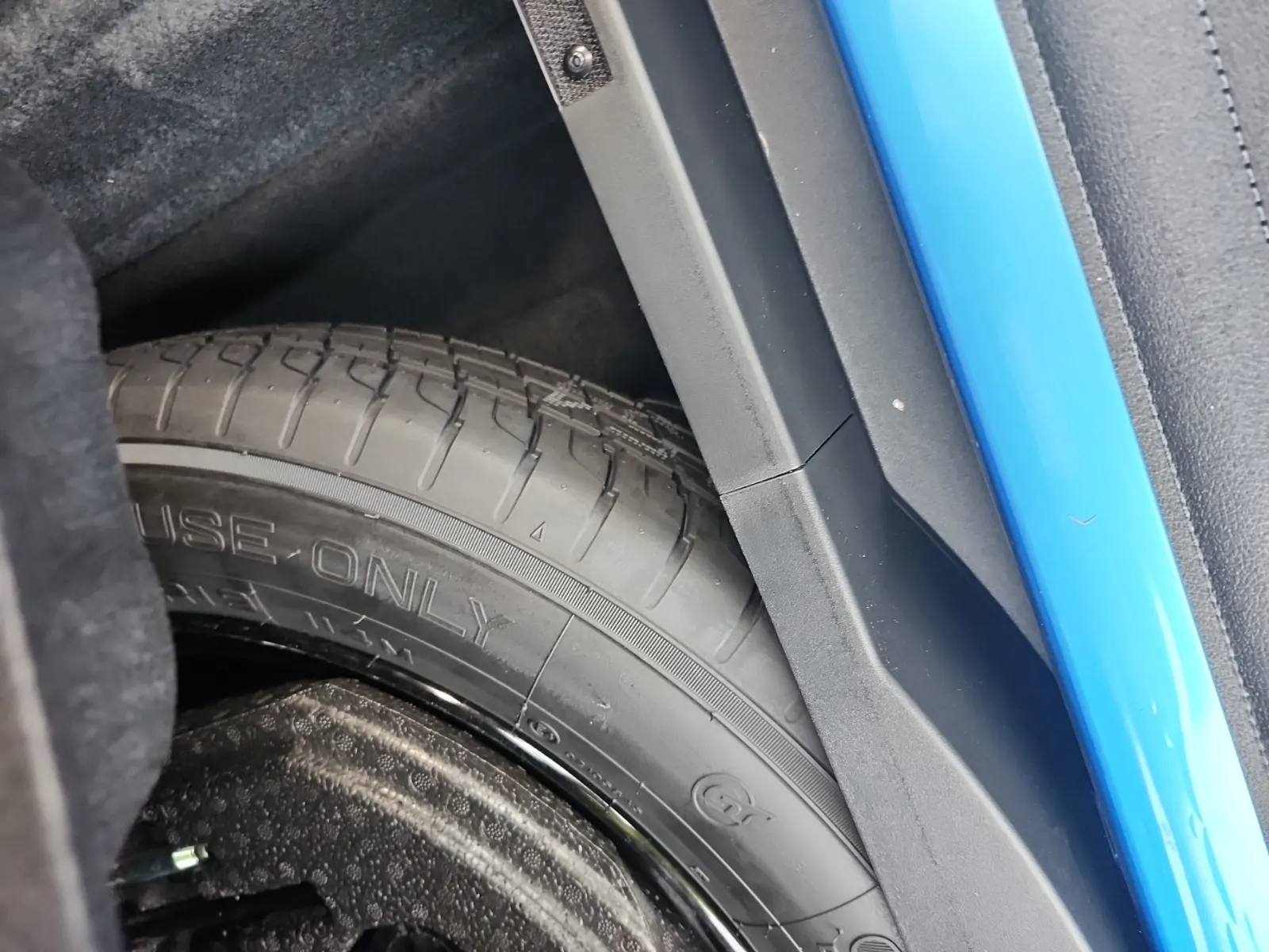 Spare Tire & Wheel Photo