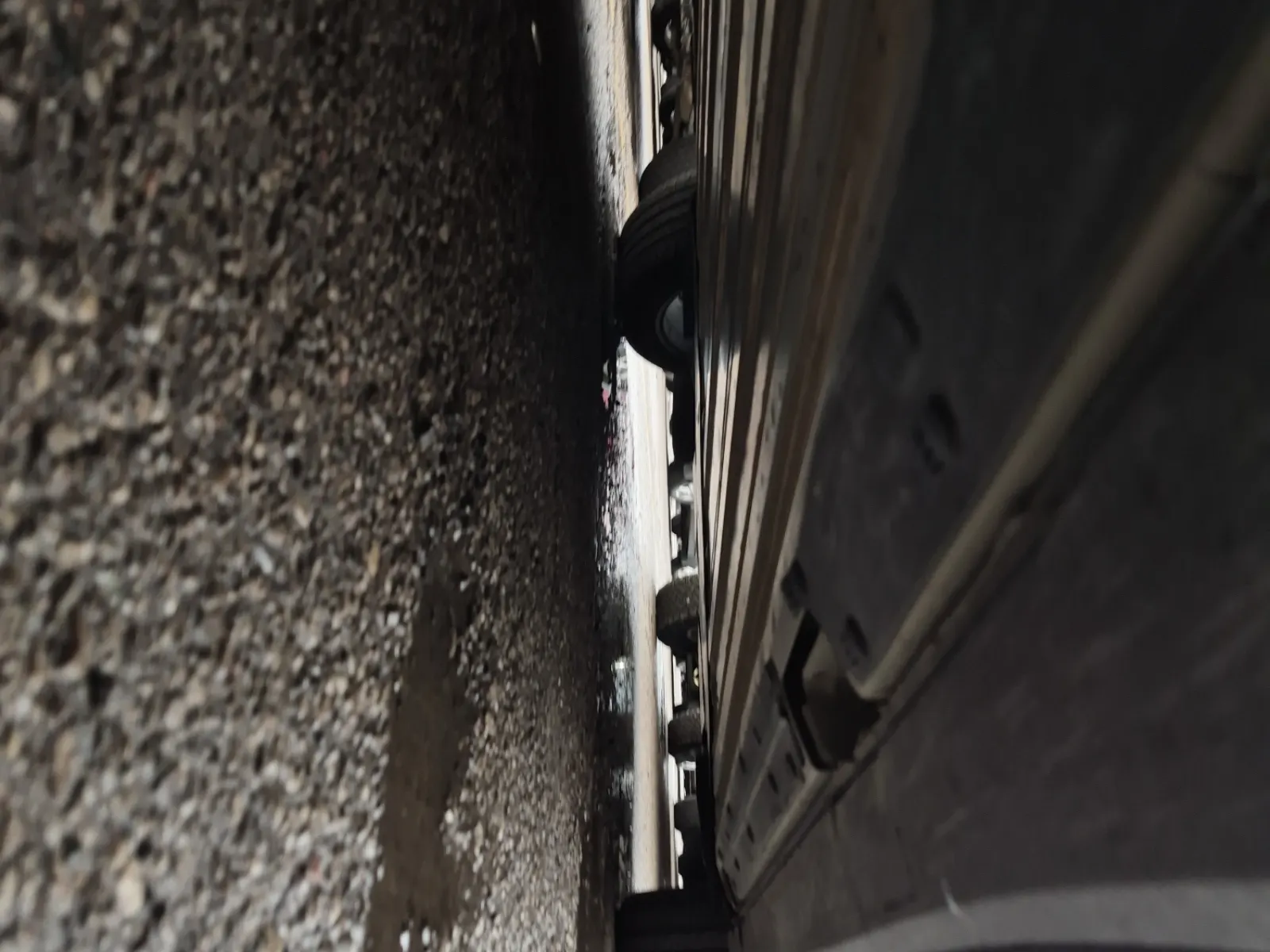 Undercarriage - Passenger Photo