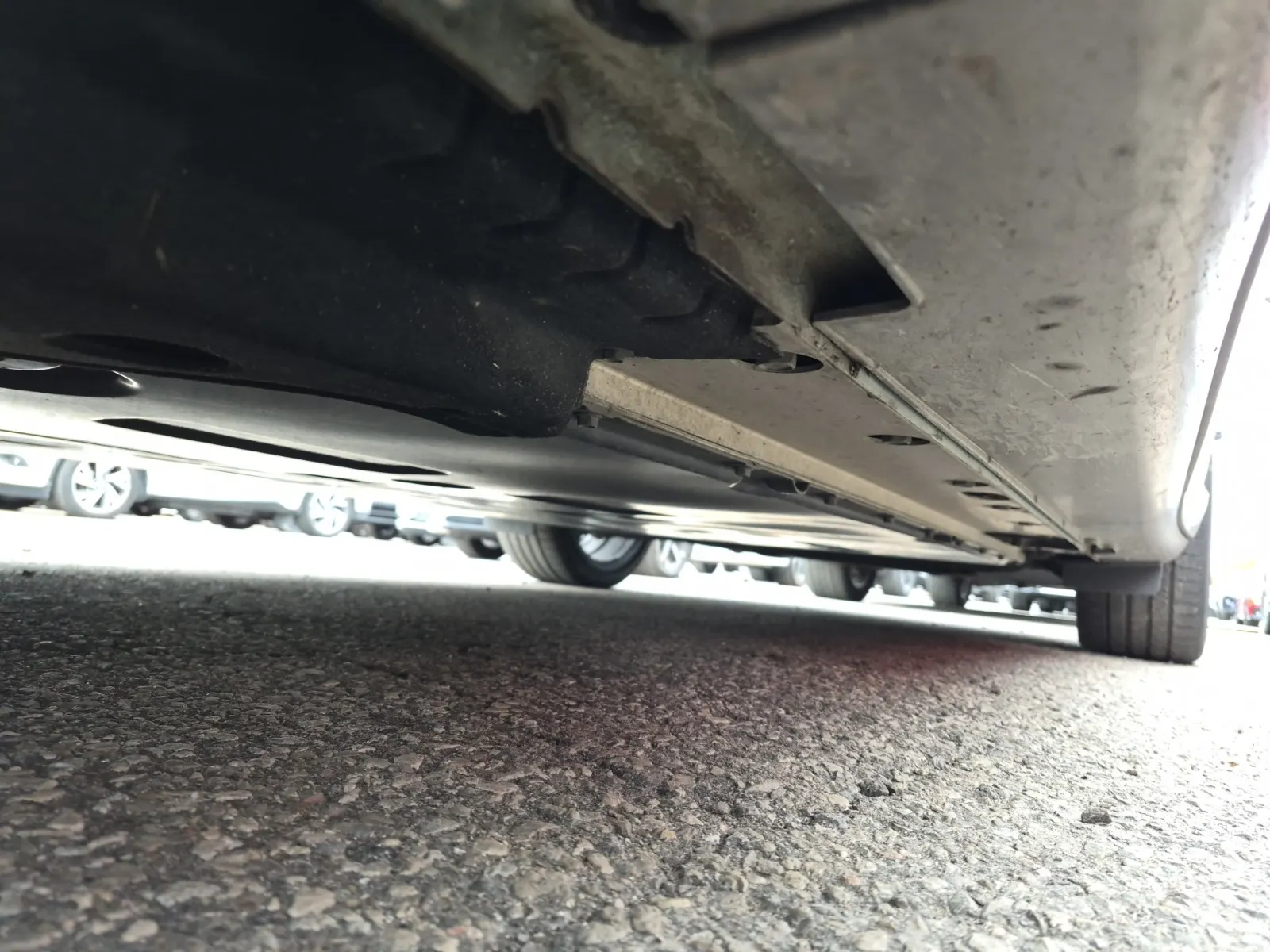 Undercarriage - Driver Photo