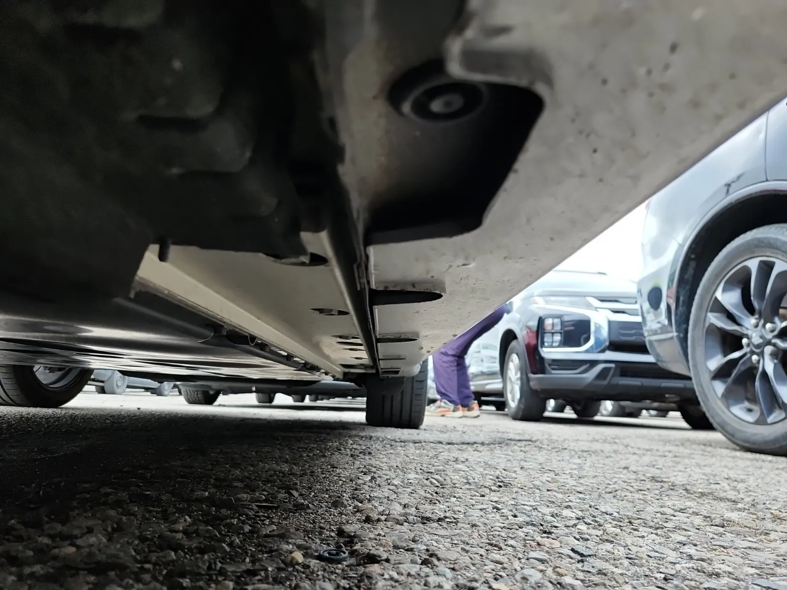 Undercarriage - Driver Photo