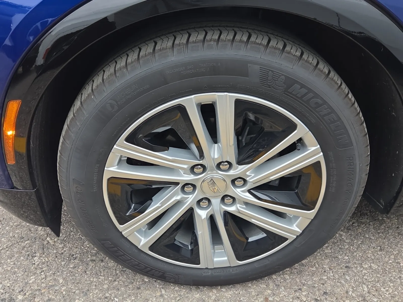 Front driver wheel/tire photo