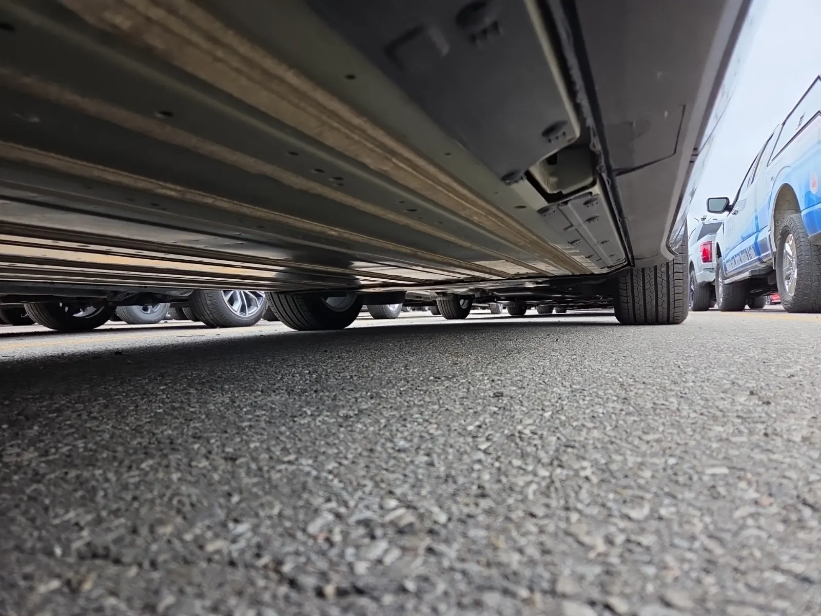 Undercarriage - Passenger Photo
