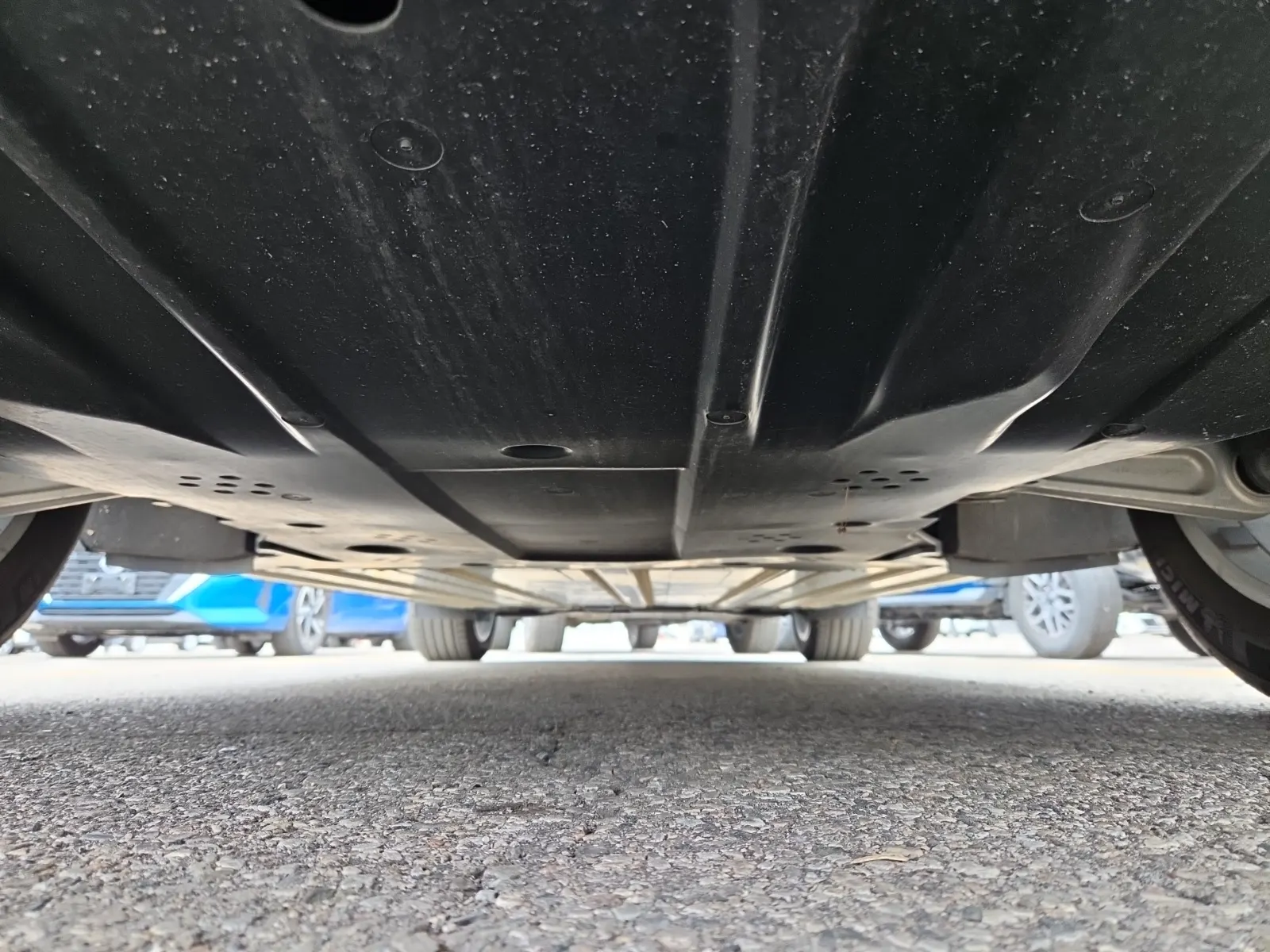 Undercarriage - Front Photo