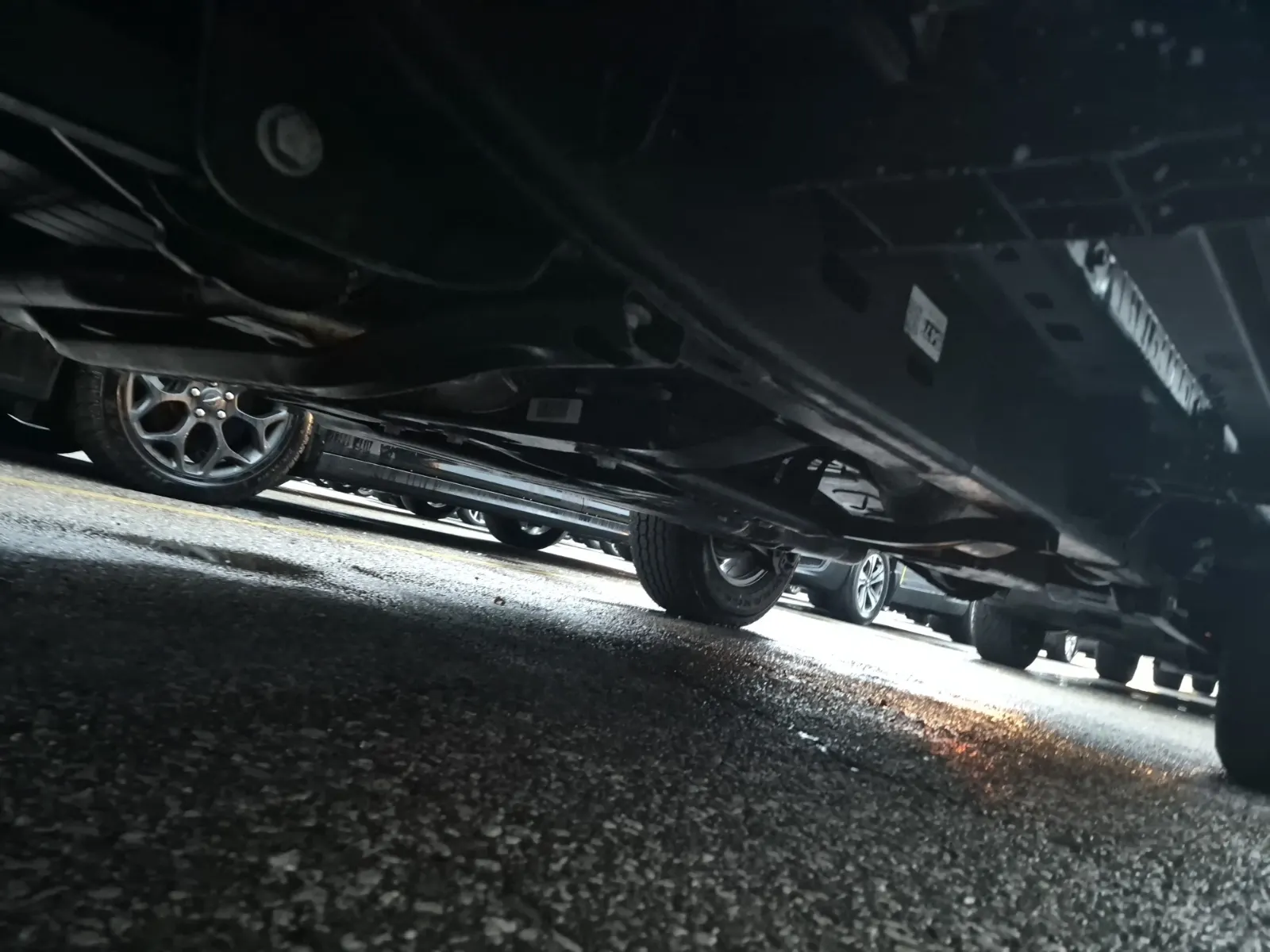 Undercarriage - Driver Photo