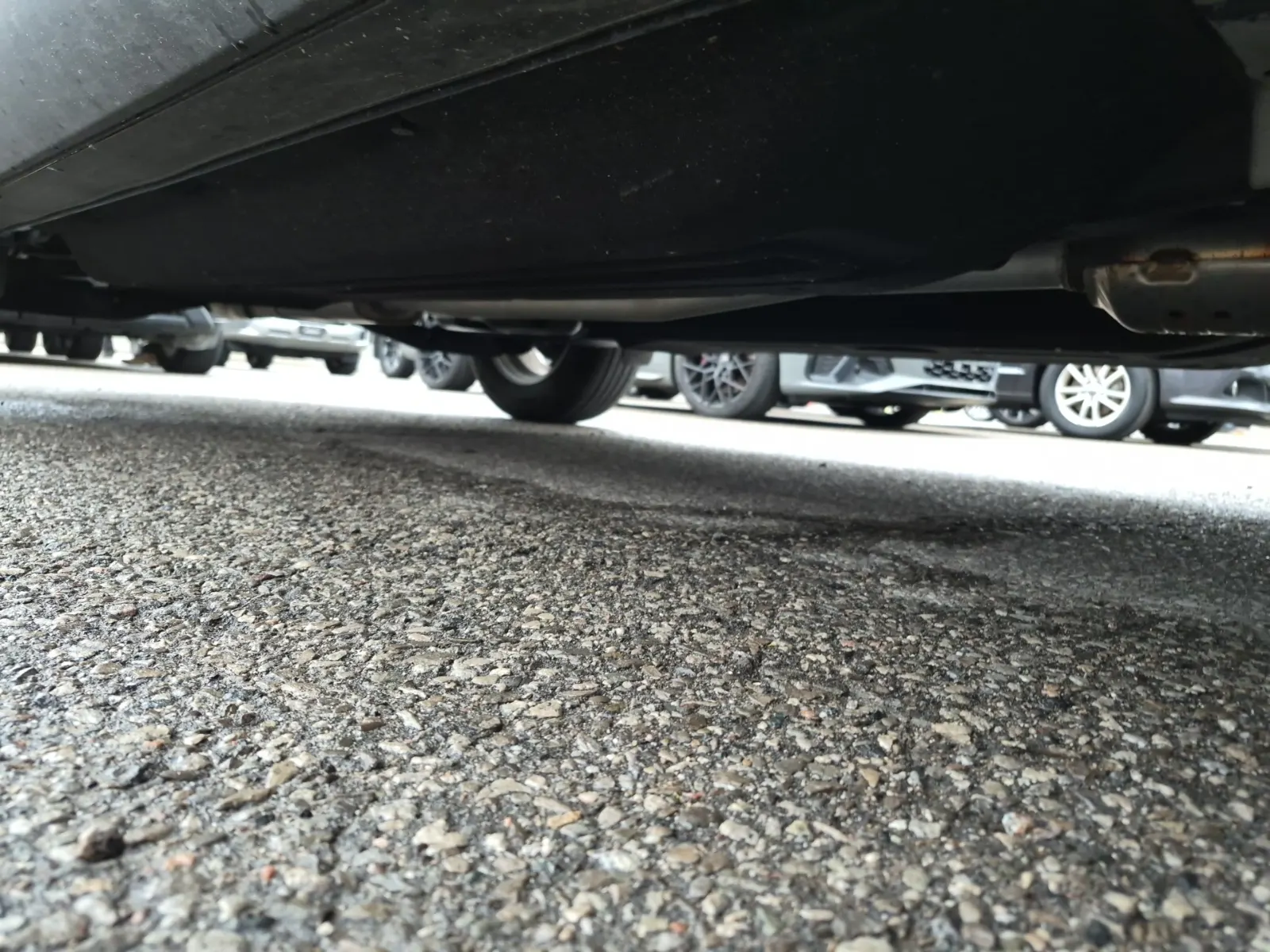 Undercarriage - Passenger Photo