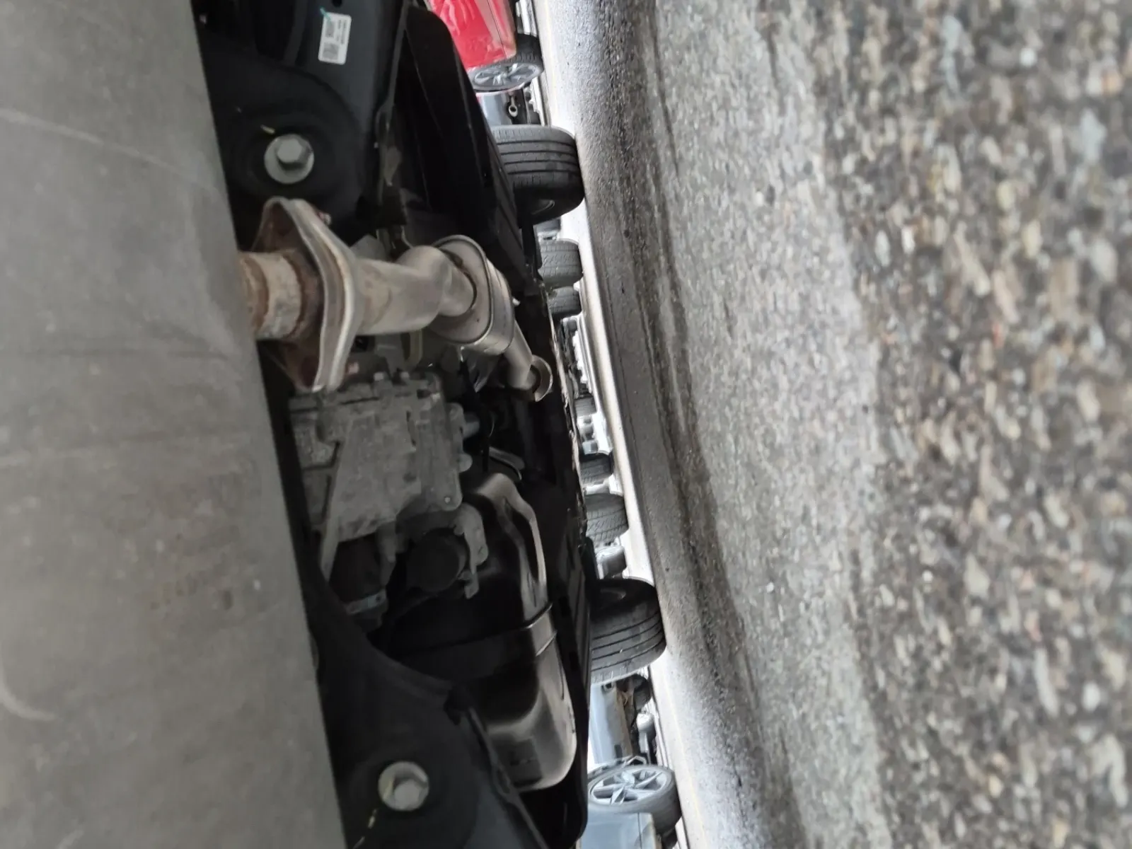 Undercarriage - Rear Photo