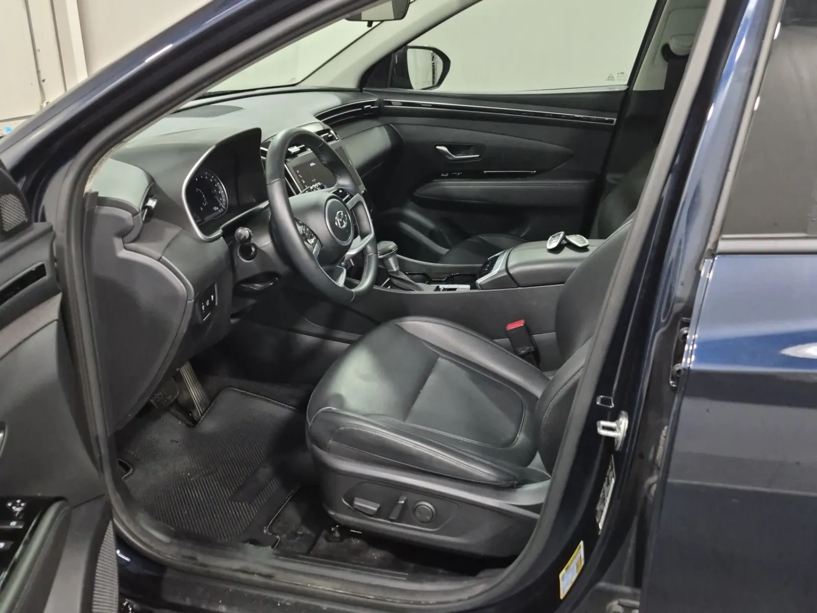 Front Interior Photo