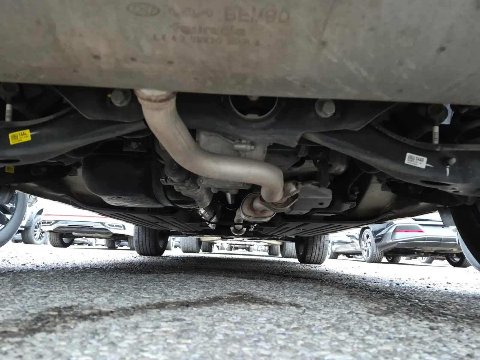 Undercarriage - Rear Photo
